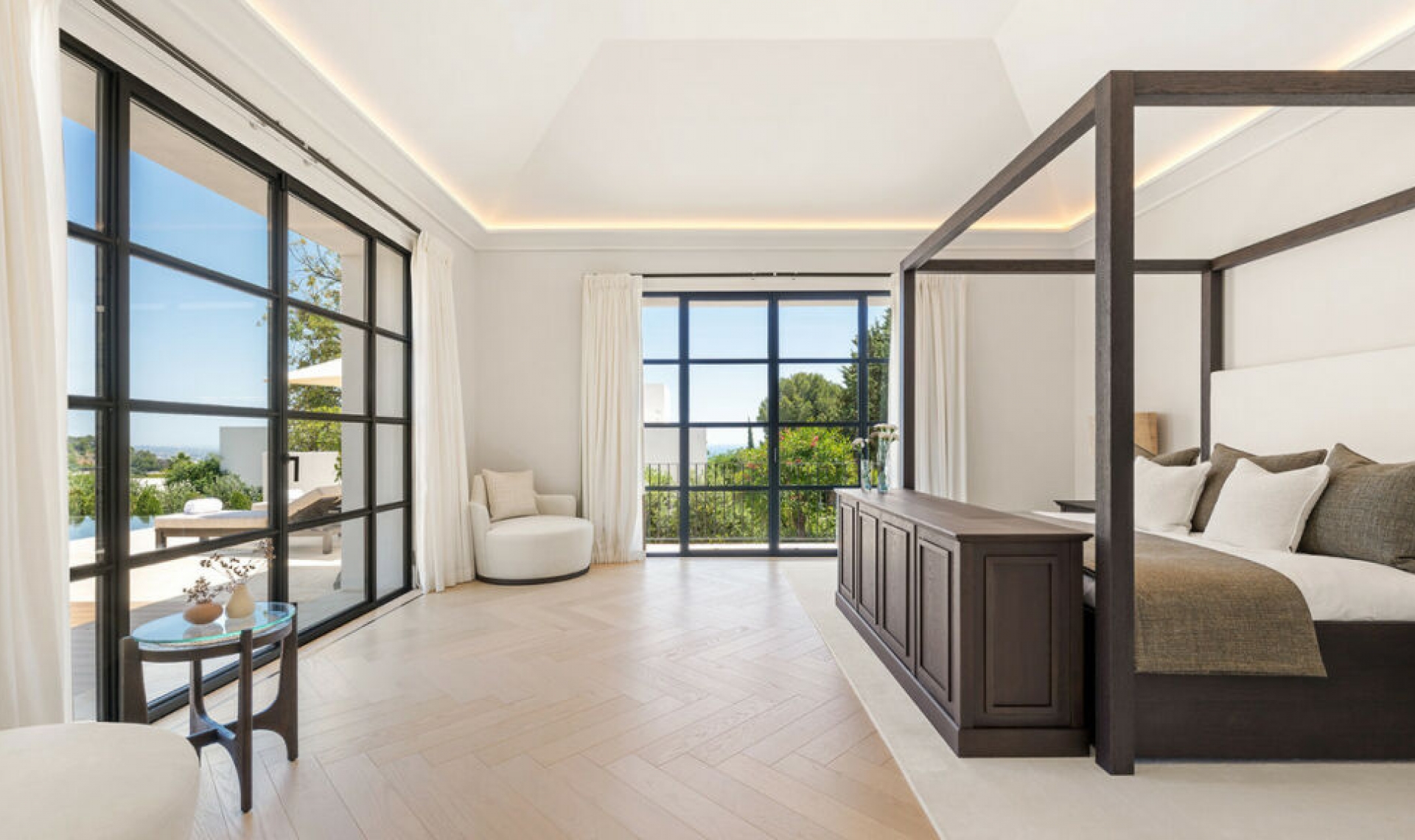 Resale - House -
The Golden Mile