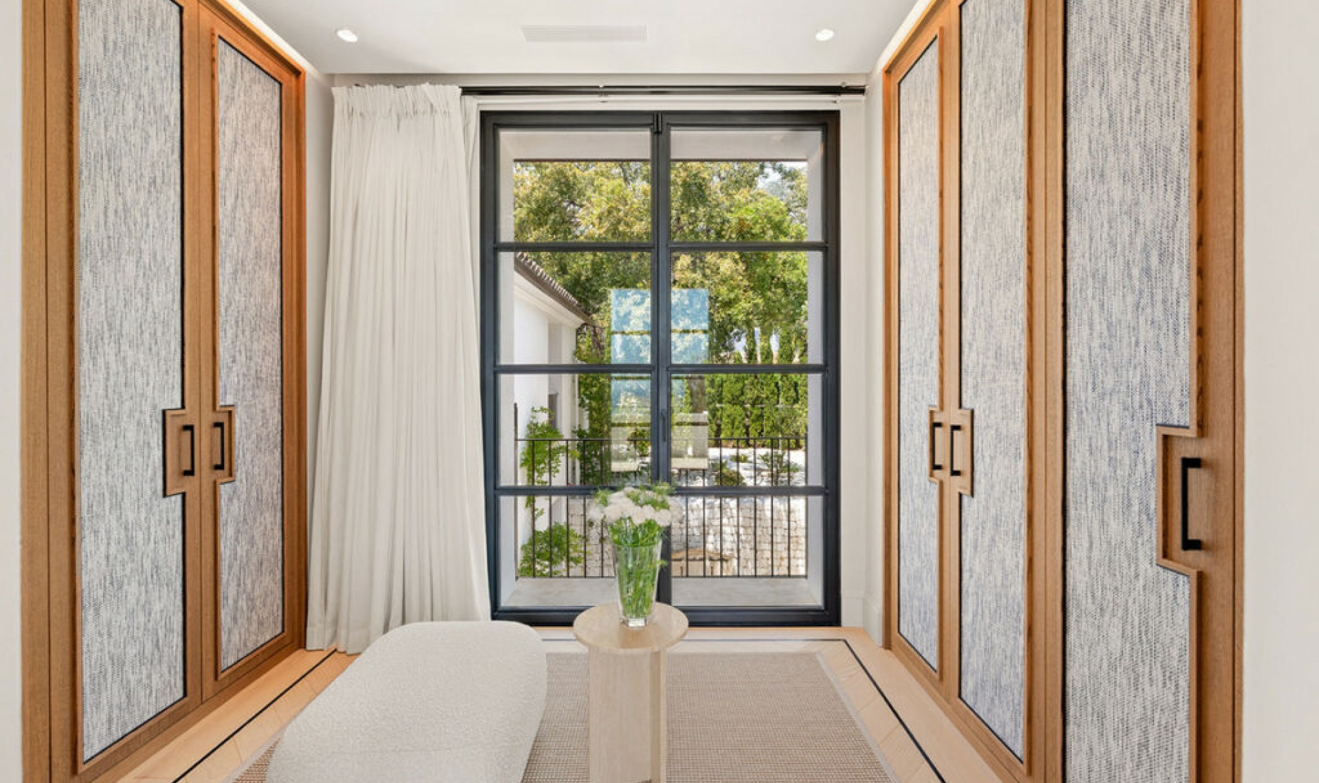 Resale - House -
The Golden Mile