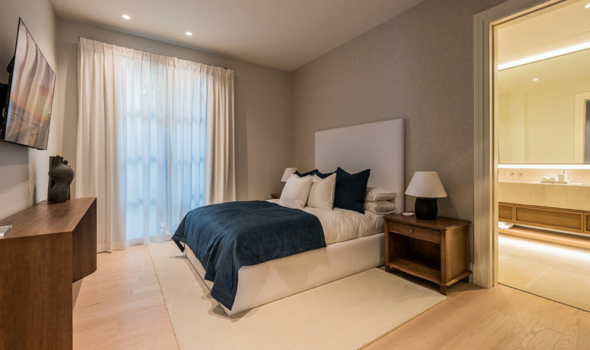 Resale - House -
The Golden Mile