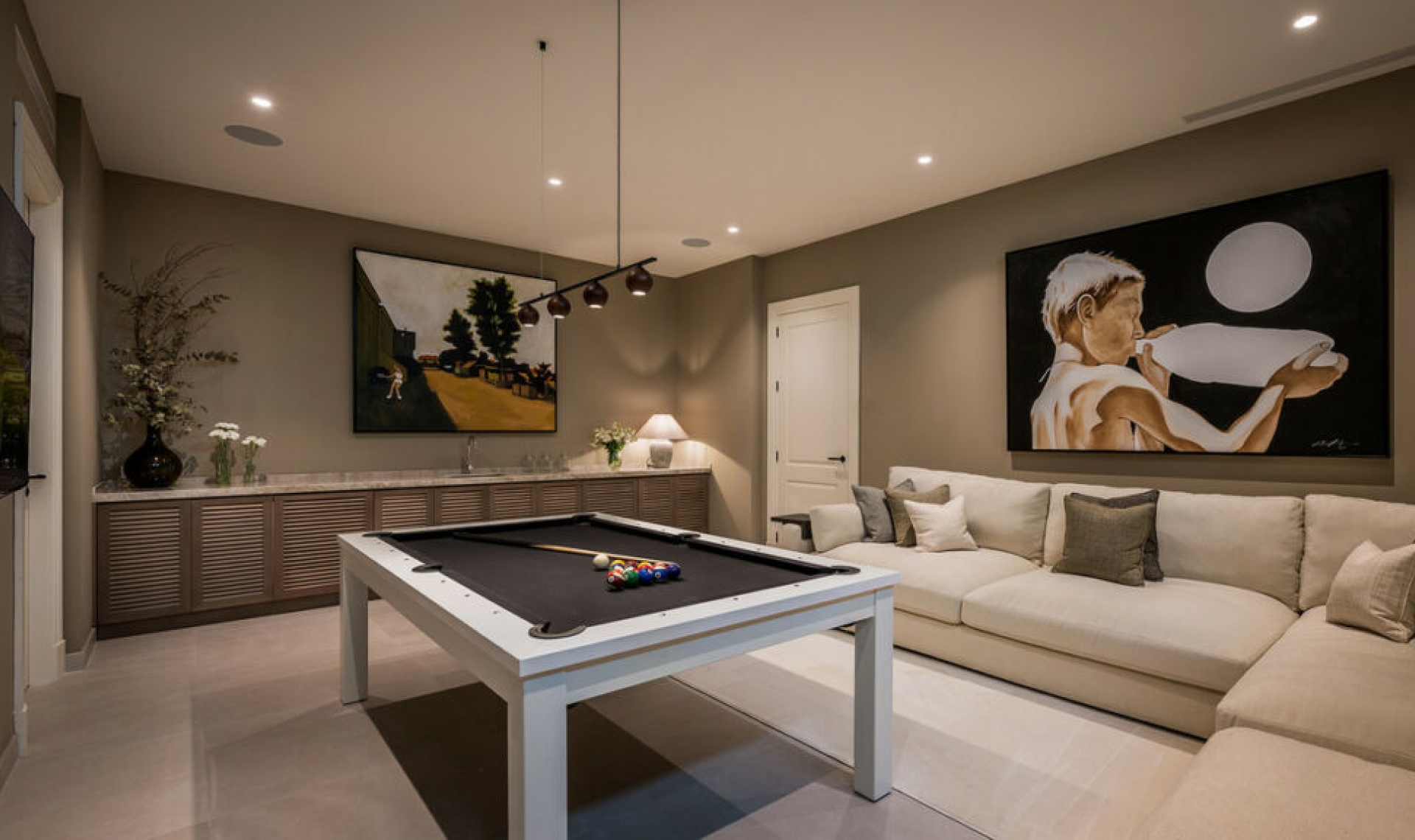 Resale - House -
The Golden Mile