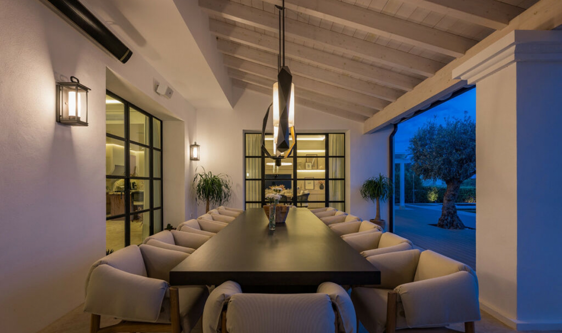 Resale - House -
The Golden Mile
