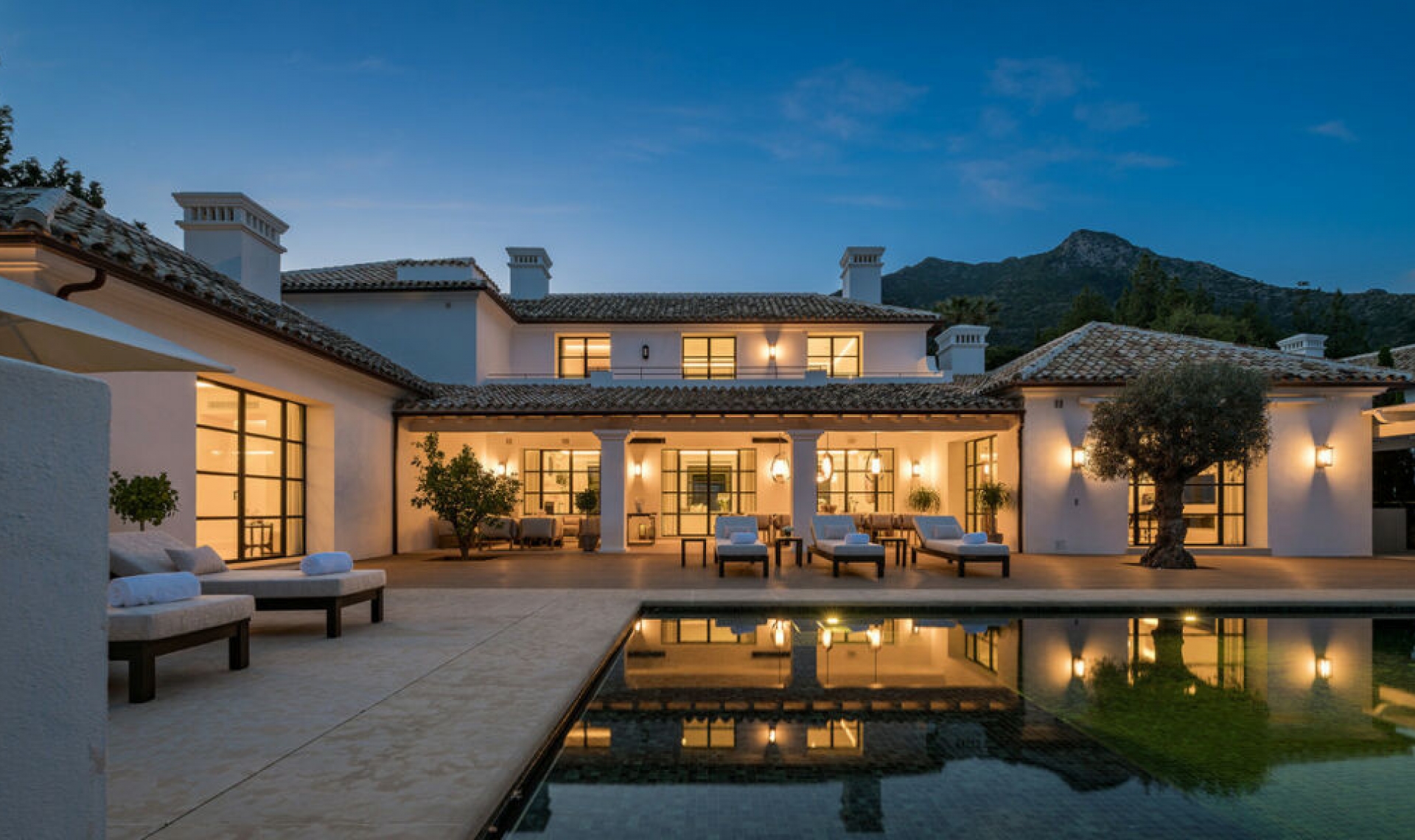 Resale - House -
The Golden Mile