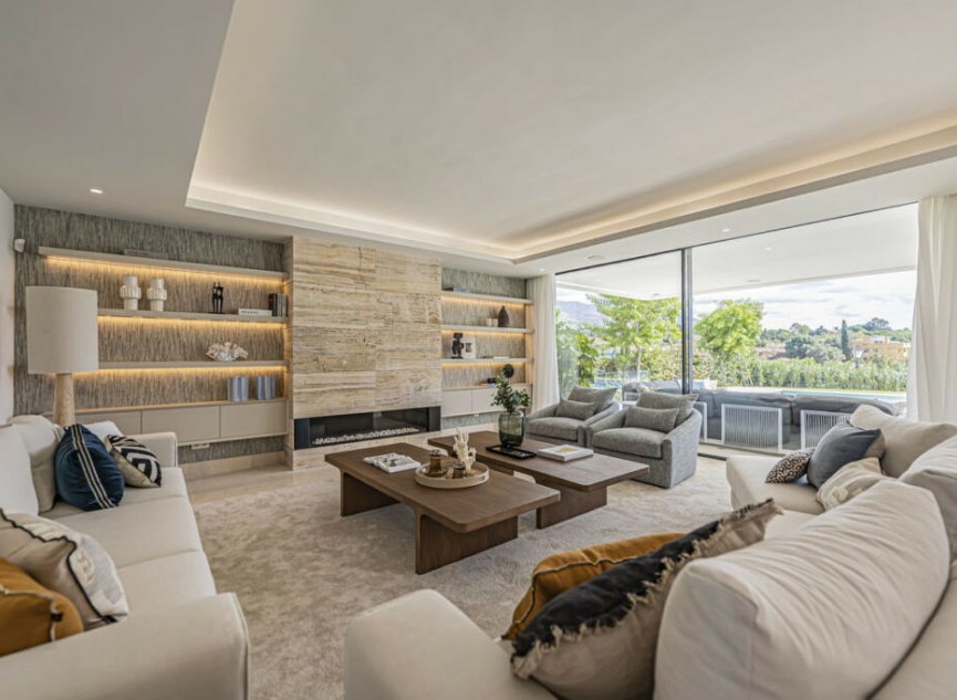Resale - House -
The Golden Mile