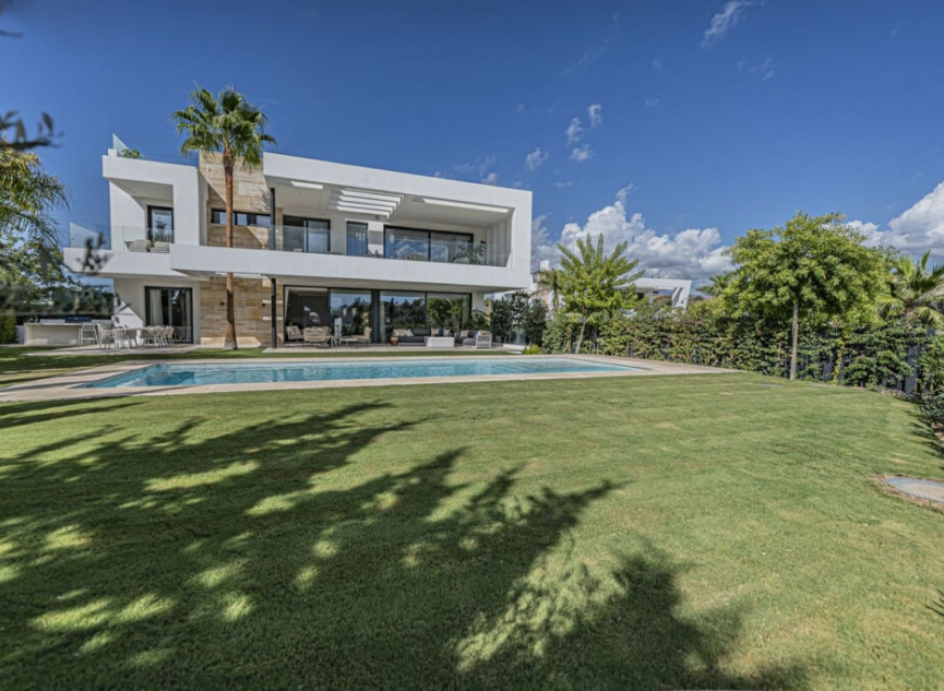 Resale - House -
The Golden Mile