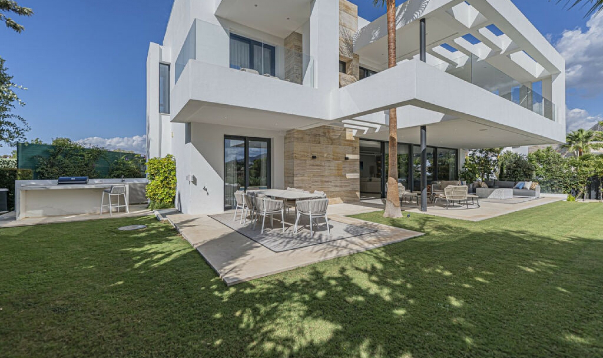 Resale - House -
The Golden Mile