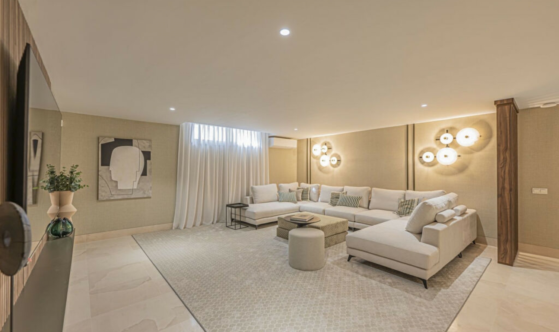 Resale - House -
The Golden Mile
