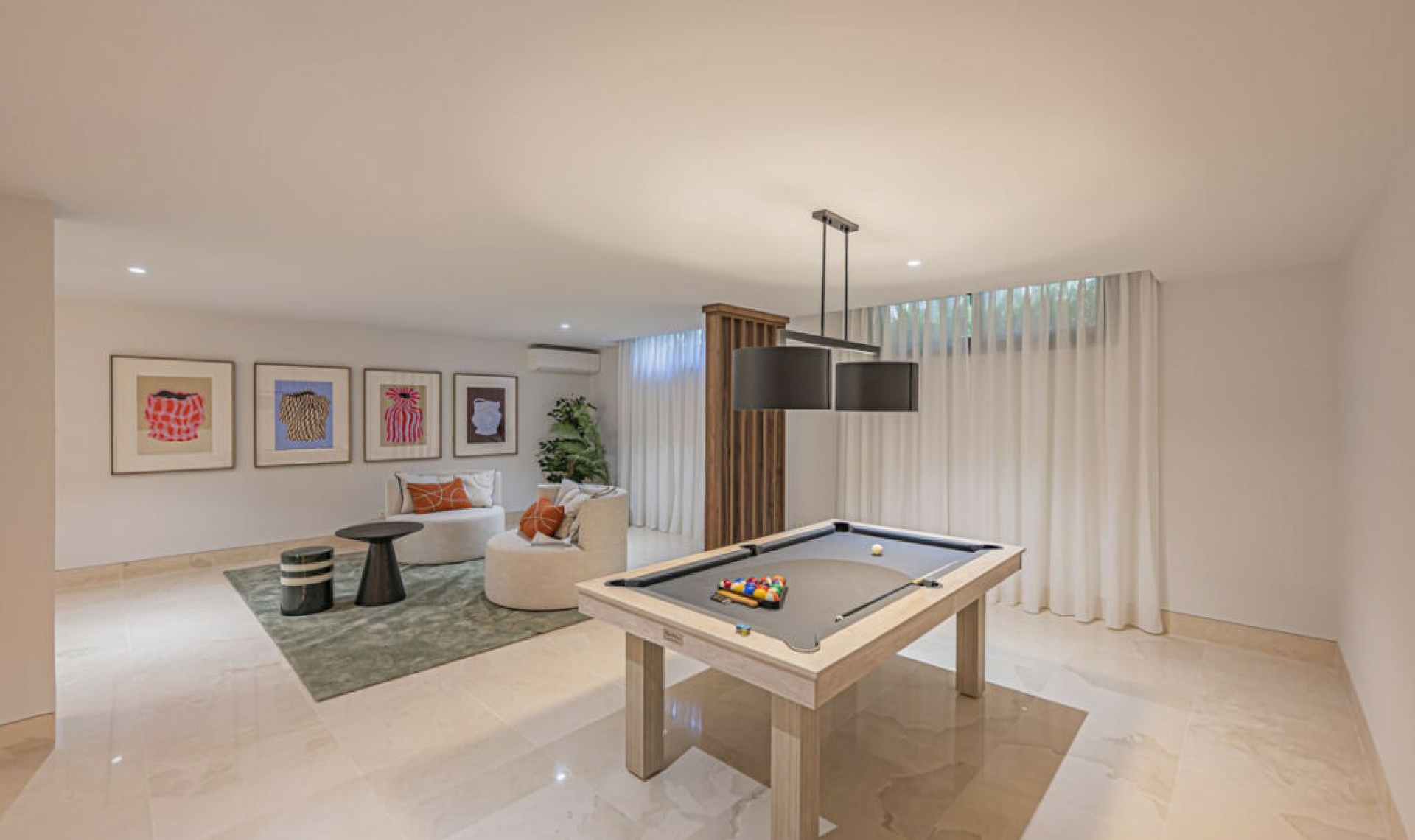 Resale - House -
The Golden Mile