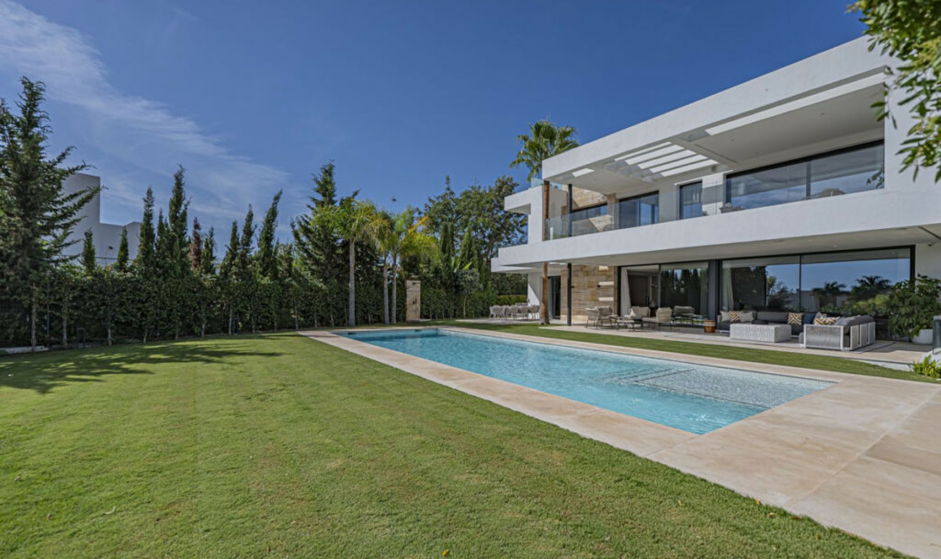 Resale - House -
The Golden Mile