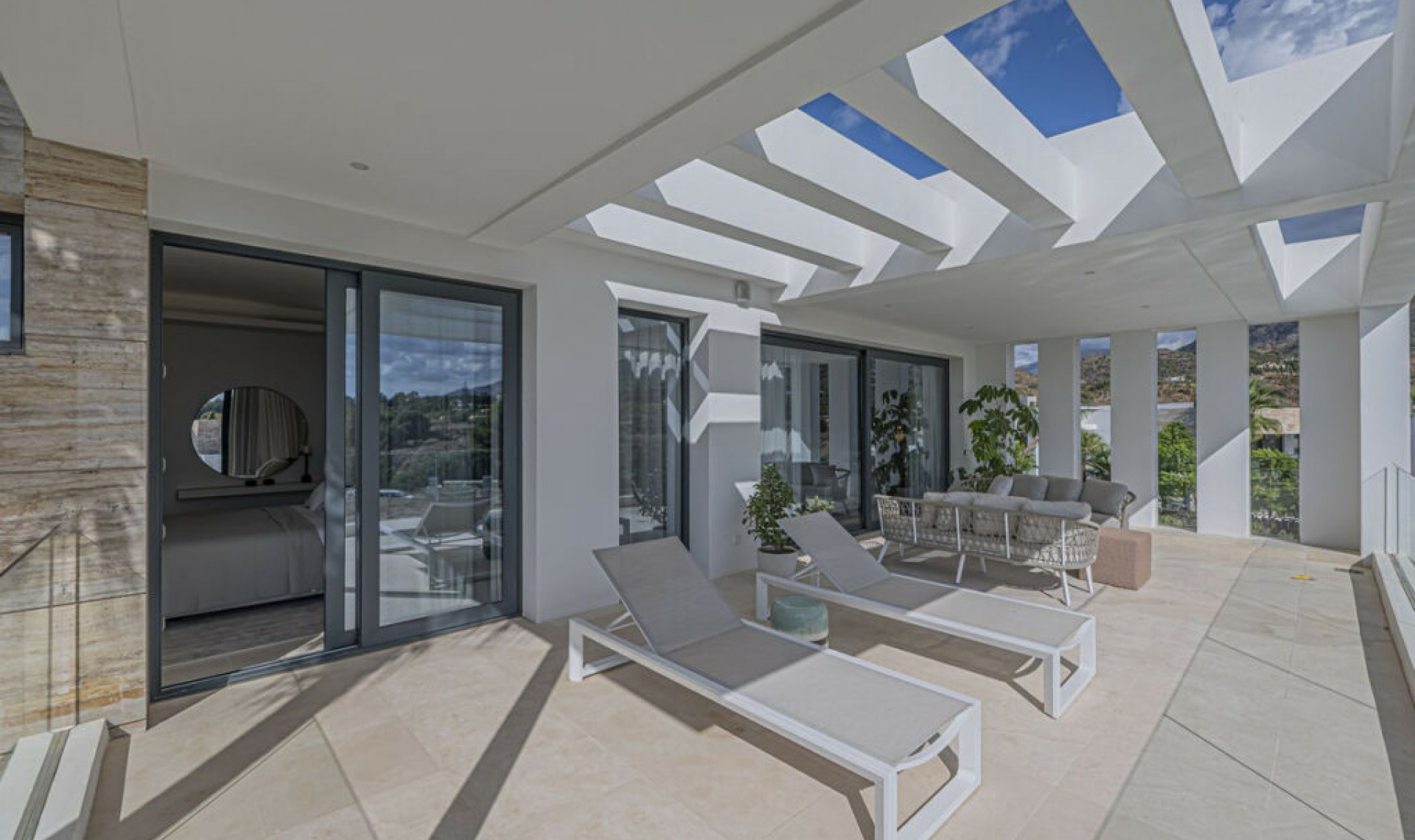Resale - House -
The Golden Mile