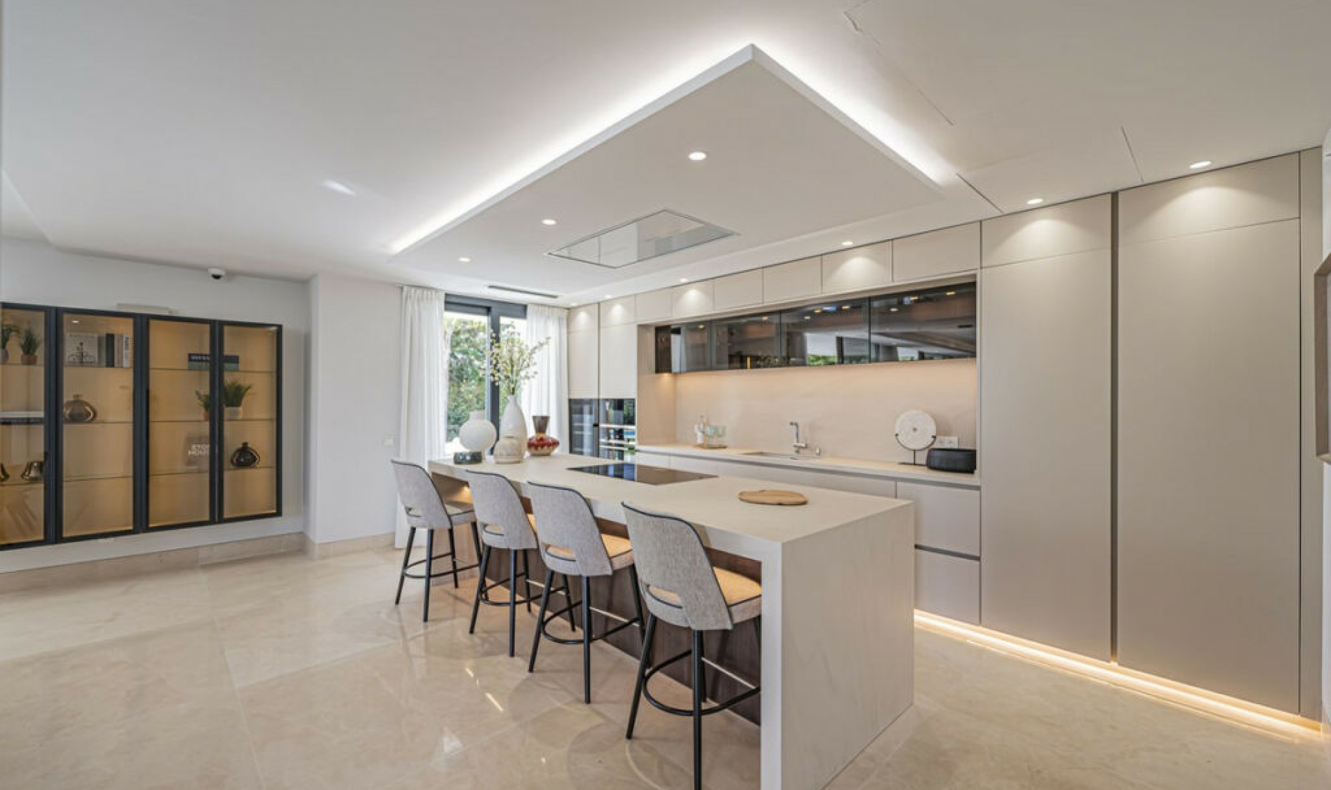 Resale - House -
The Golden Mile