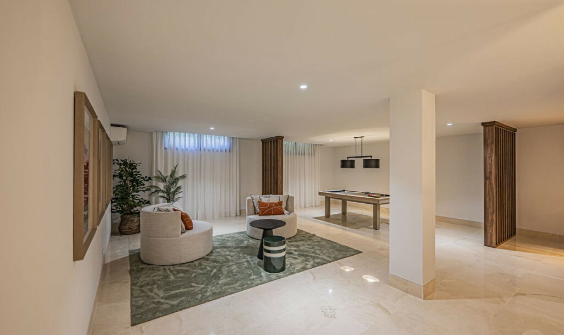 Resale - House -
The Golden Mile