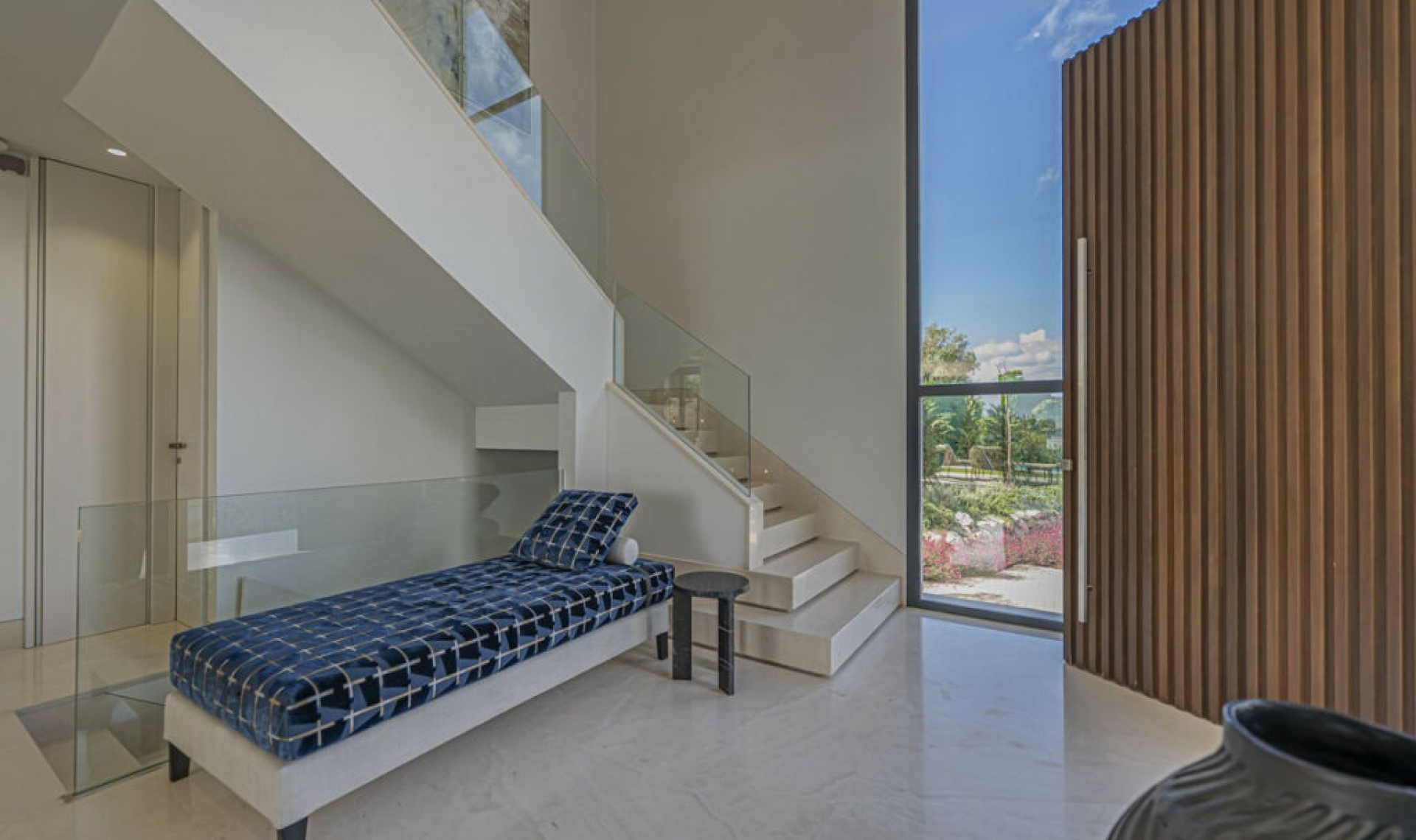 Resale - House -
The Golden Mile