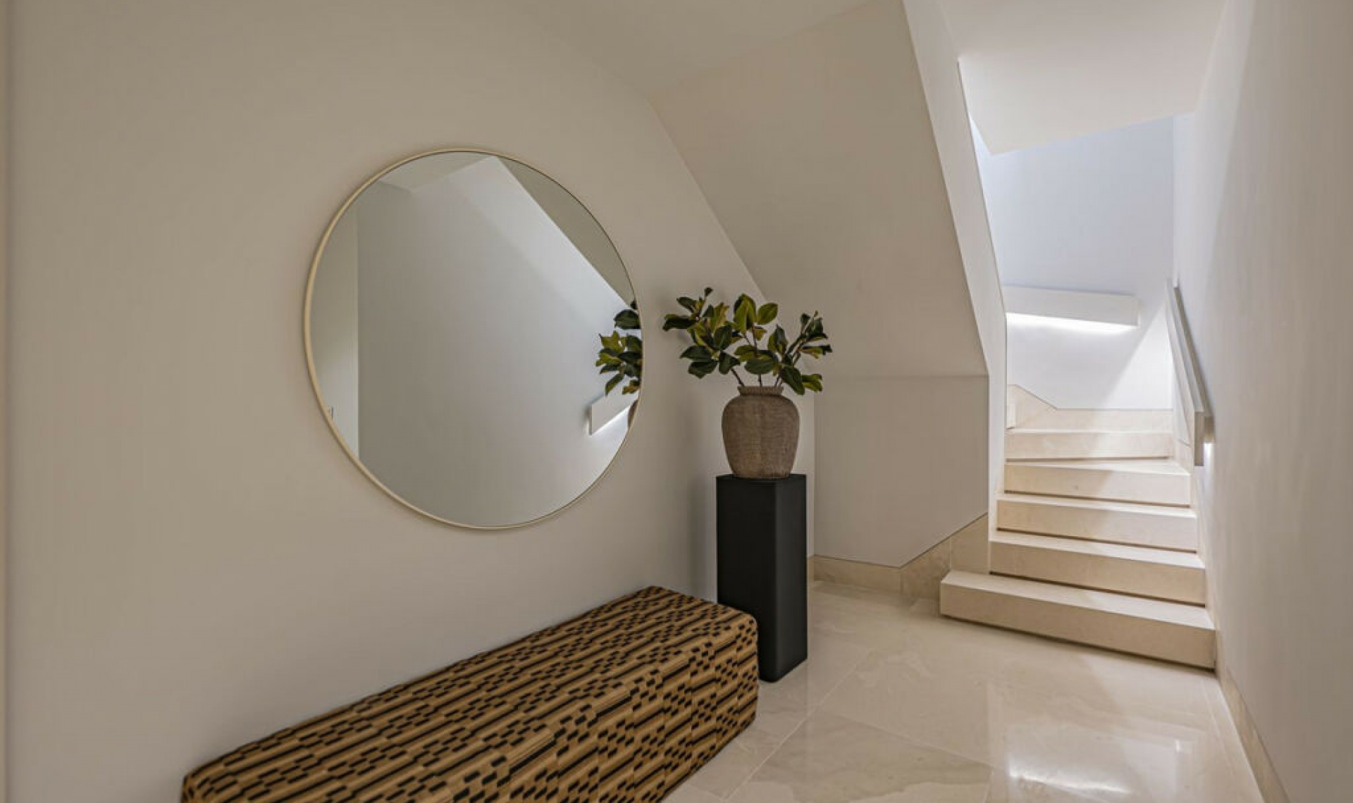 Resale - House -
The Golden Mile