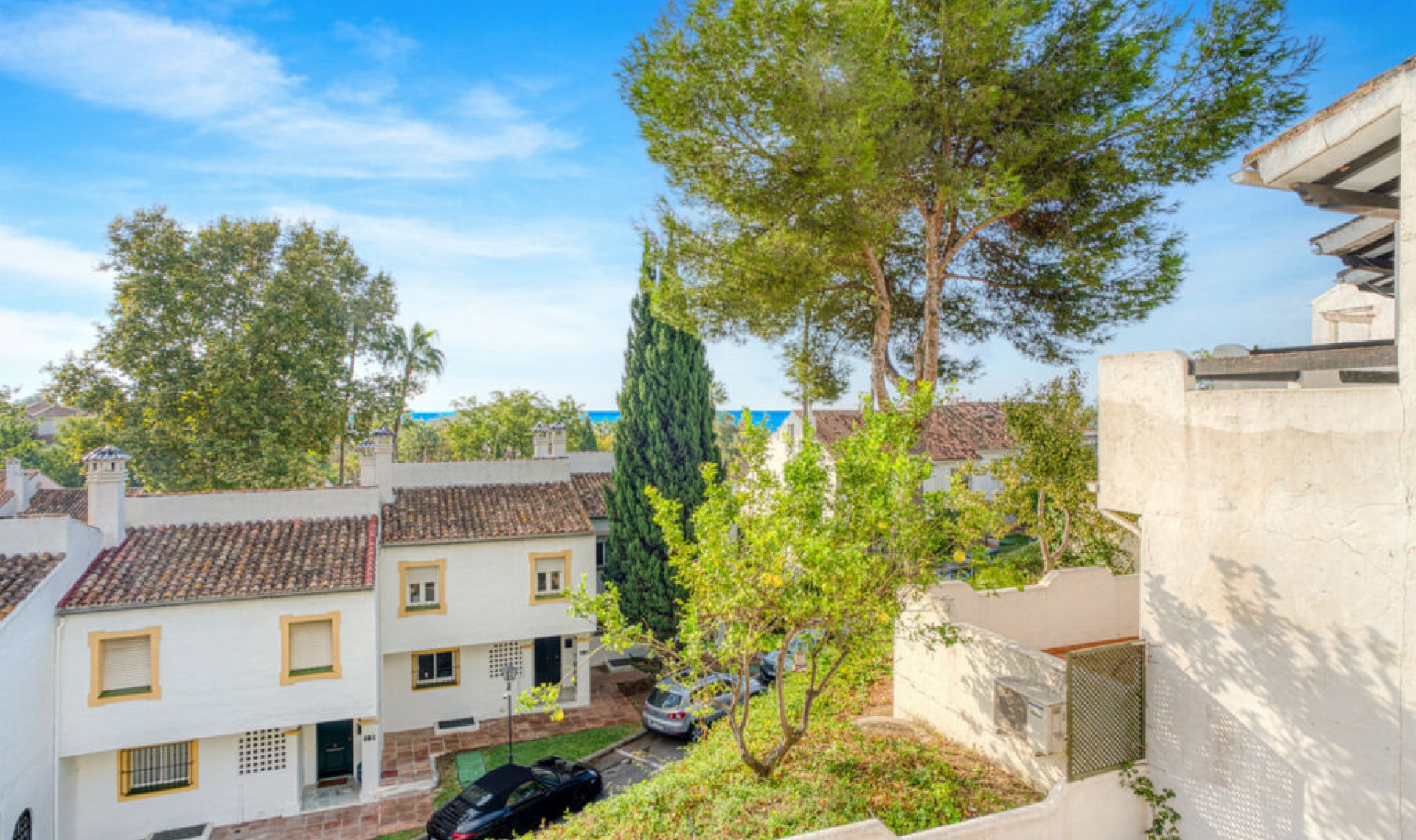 Resale - House -
The Golden Mile