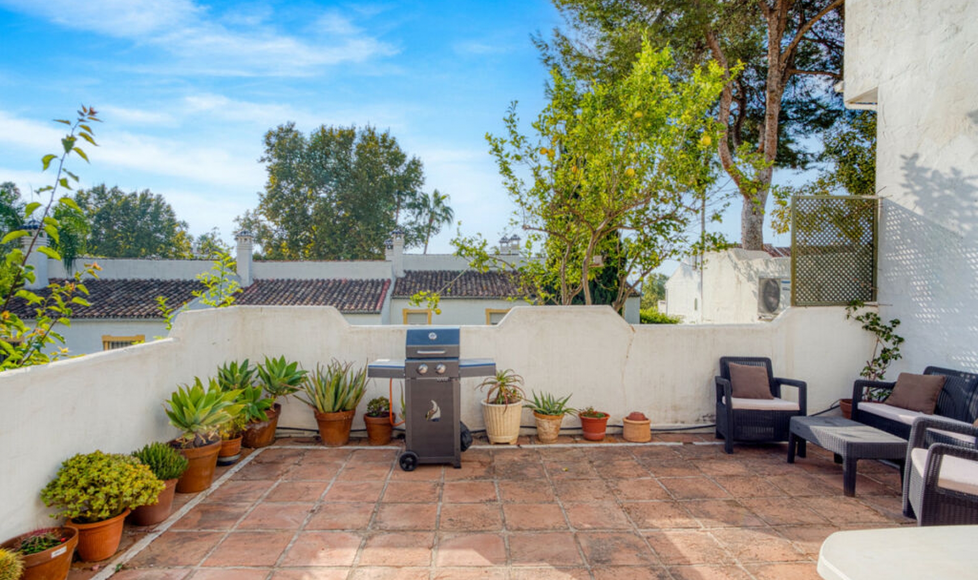 Resale - House -
The Golden Mile