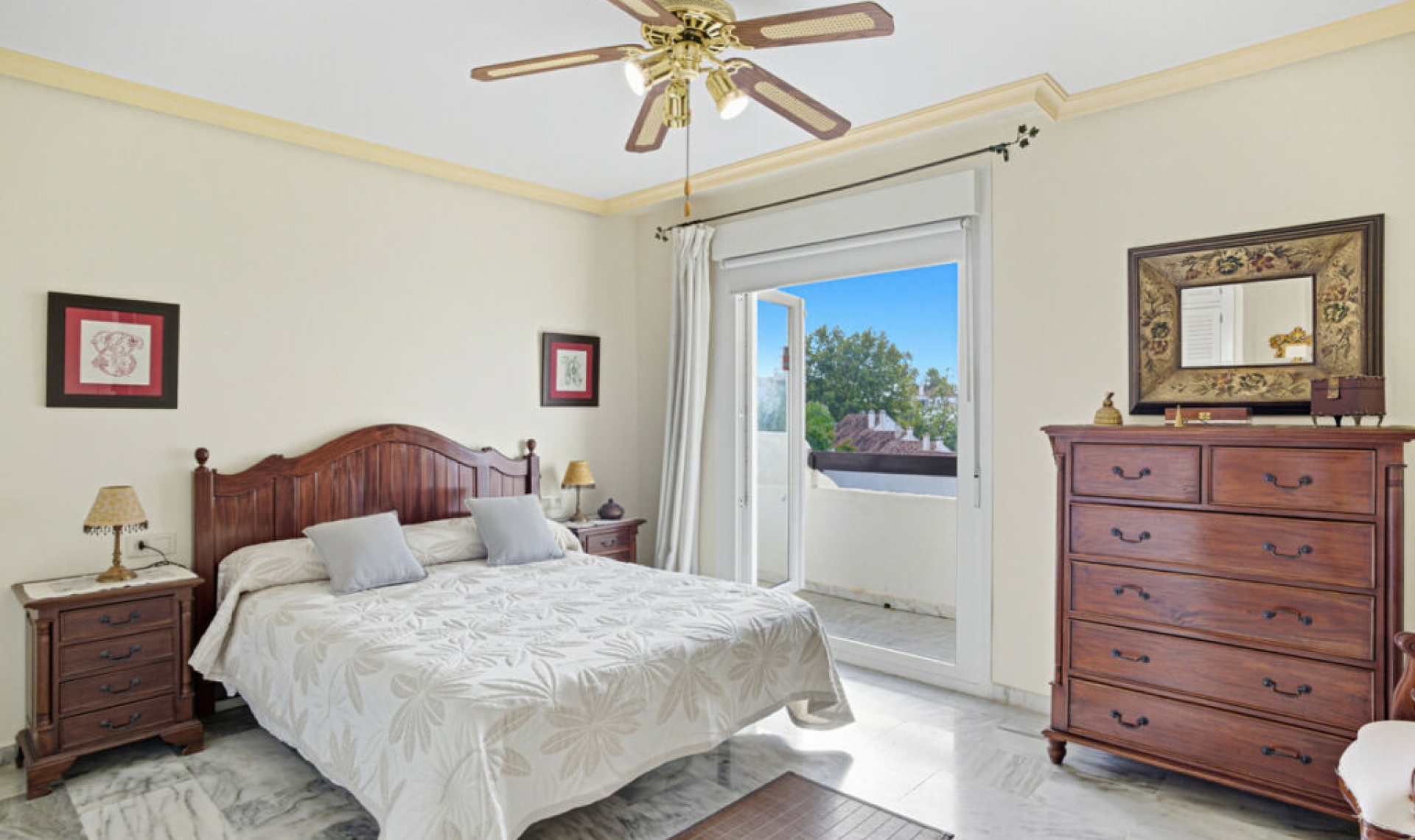 Resale - House -
The Golden Mile