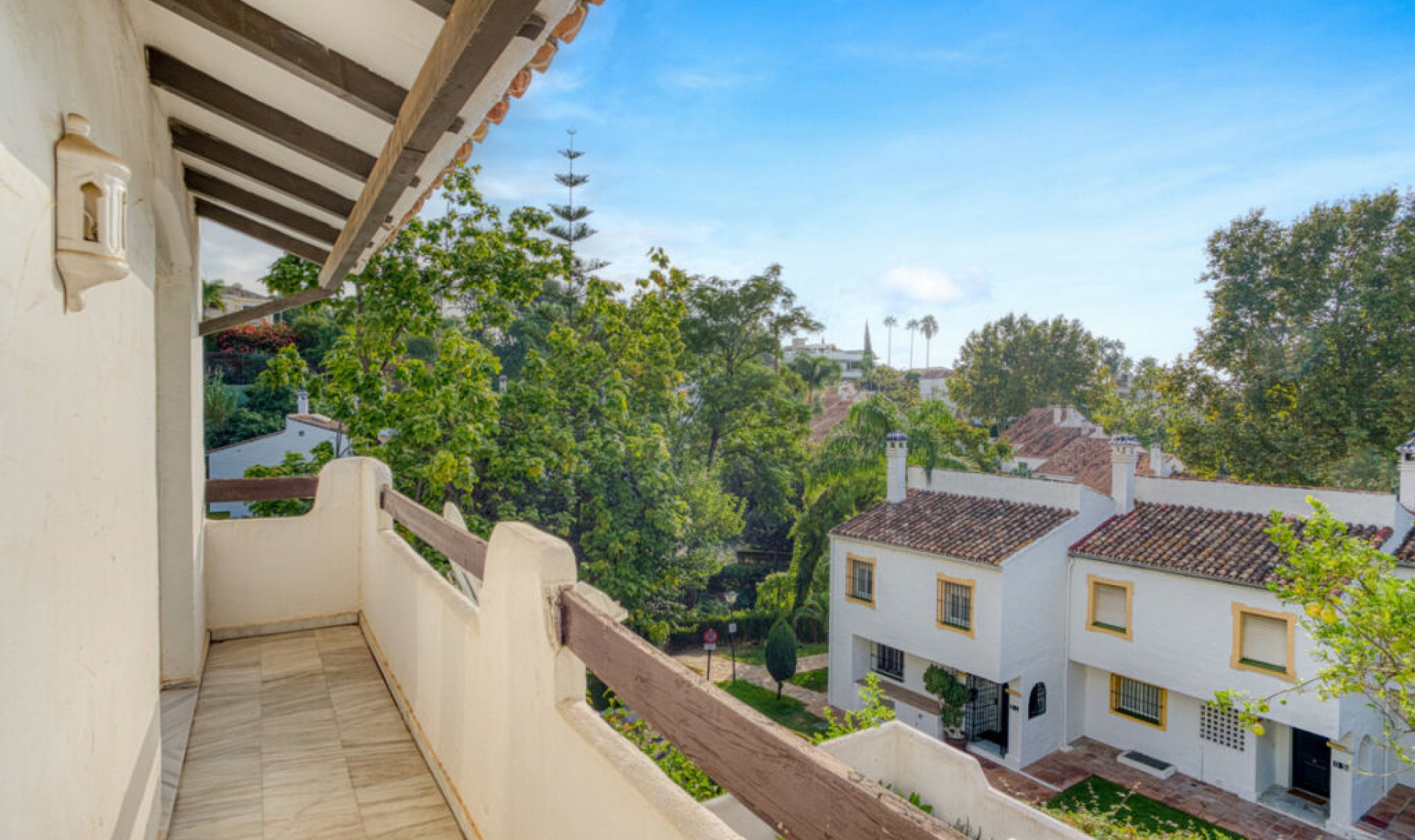 Resale - House -
The Golden Mile