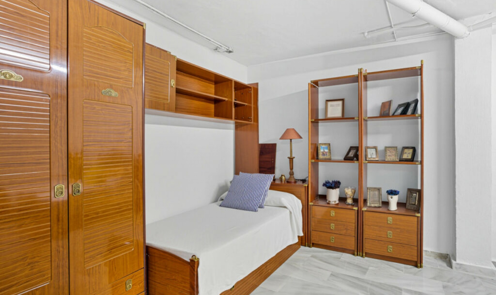 Resale - House -
The Golden Mile