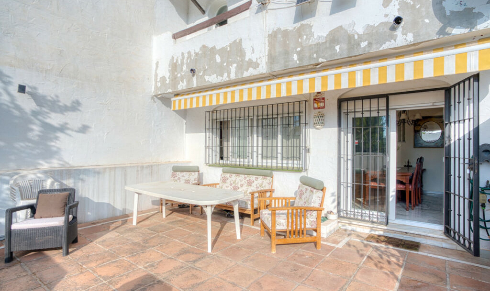 Resale - House -
The Golden Mile