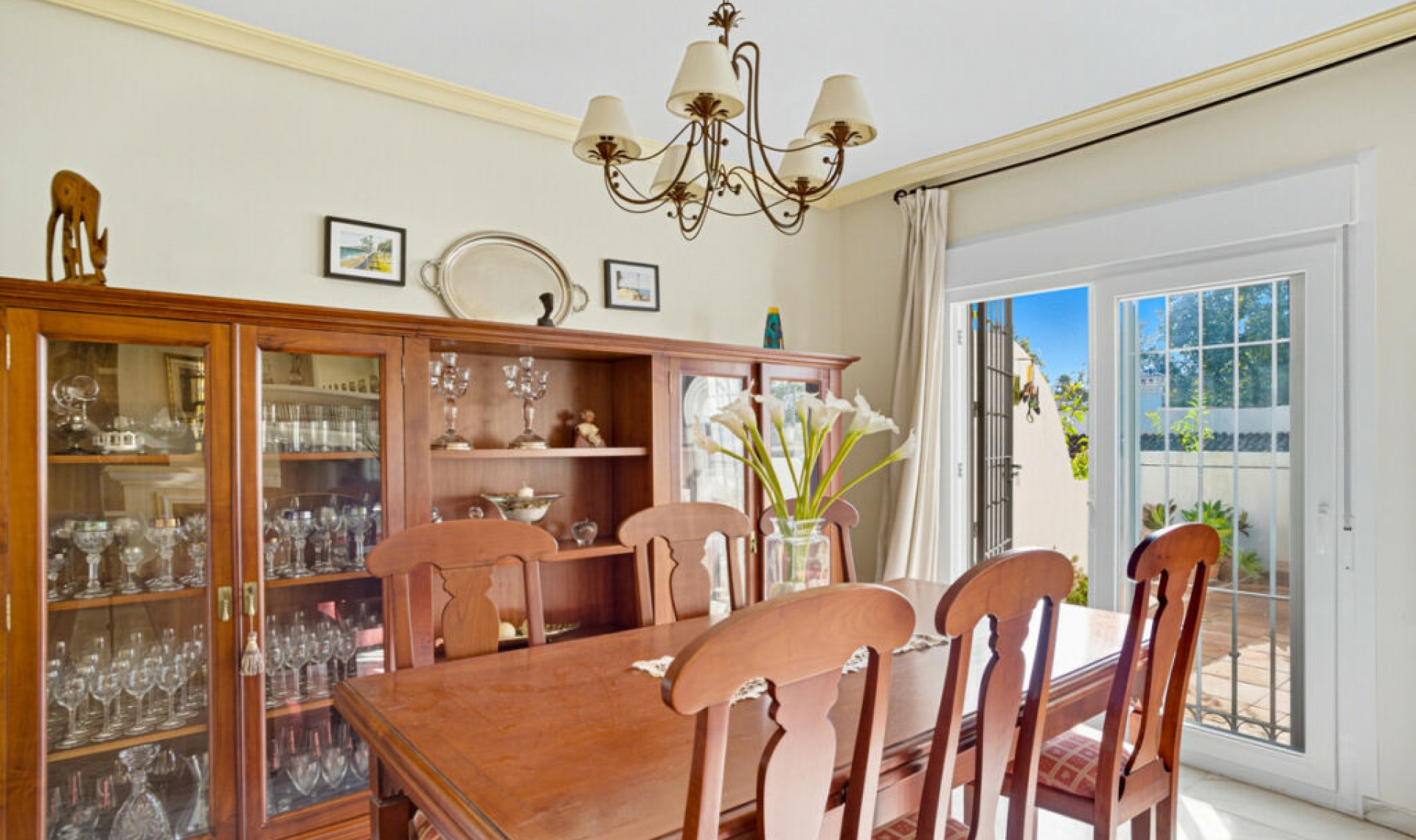 Resale - House -
The Golden Mile