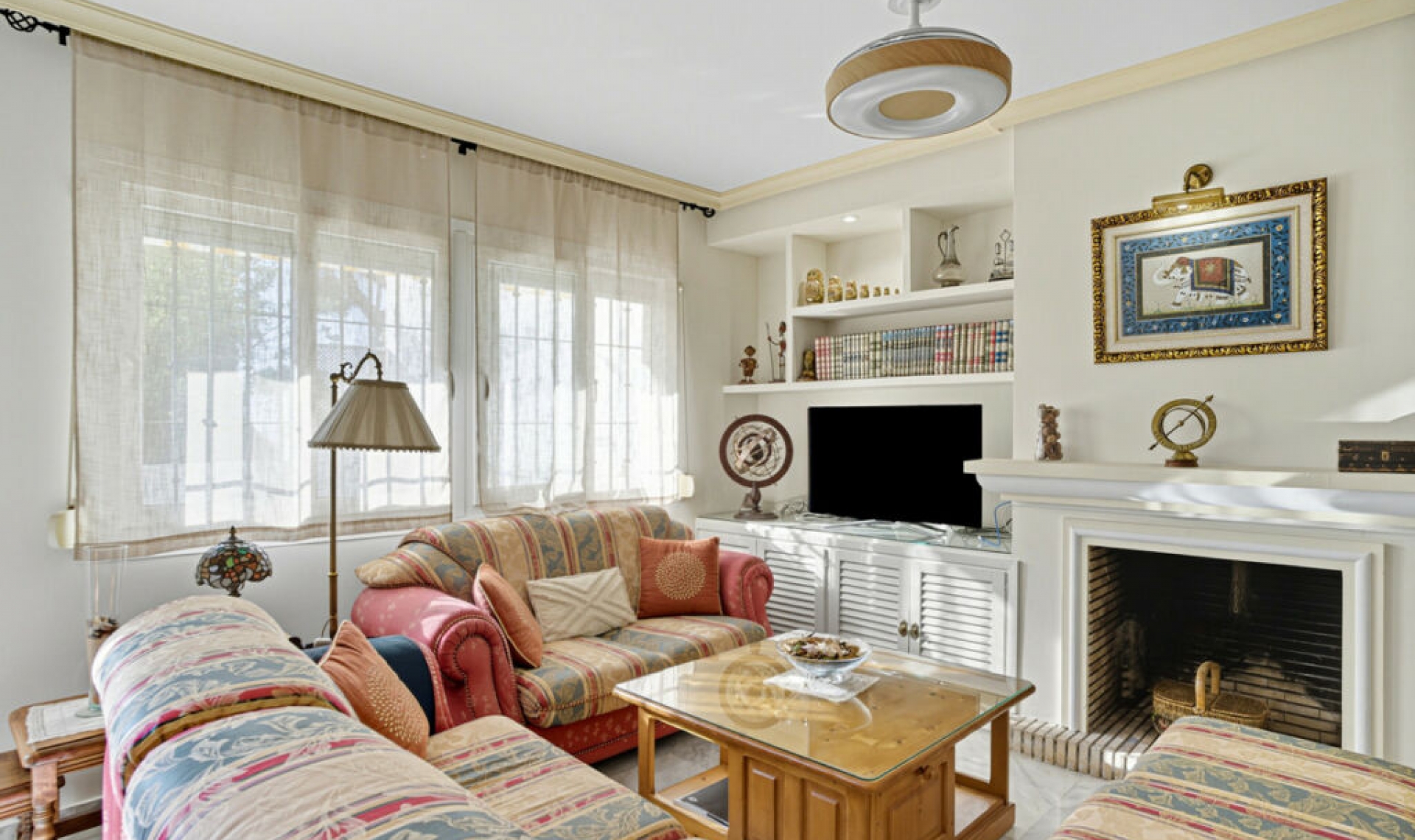Resale - House -
The Golden Mile