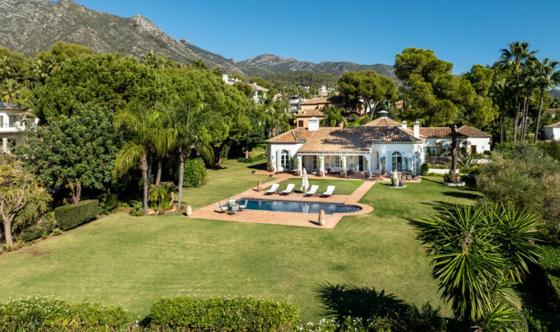 Resale - House -
The Golden Mile