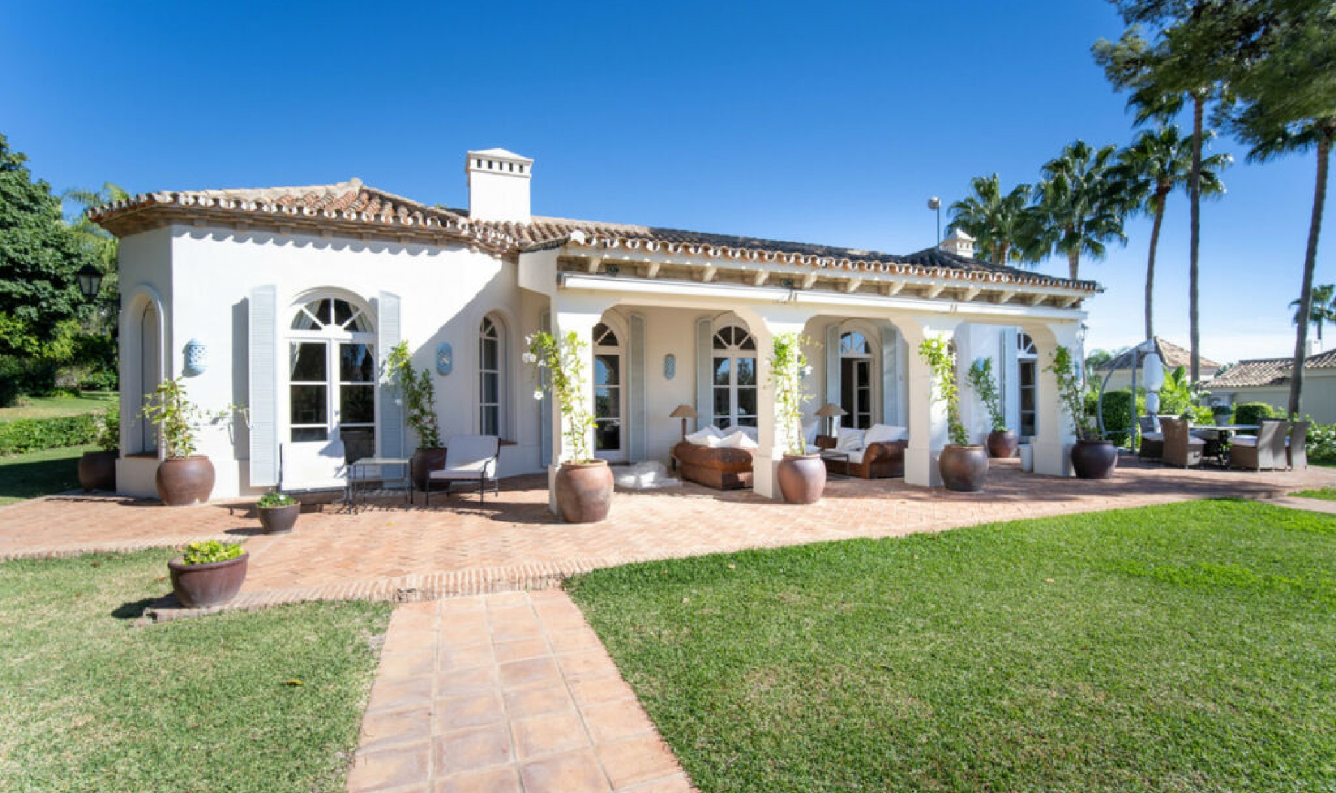 Resale - House -
The Golden Mile