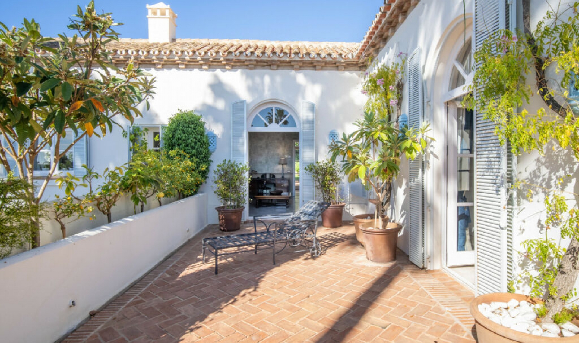 Resale - House -
The Golden Mile