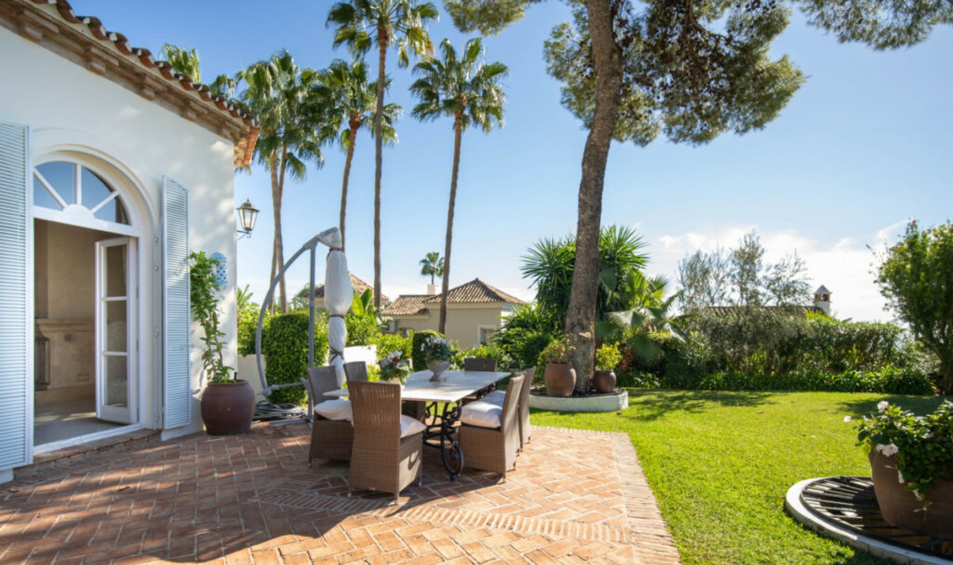 Resale - House -
The Golden Mile