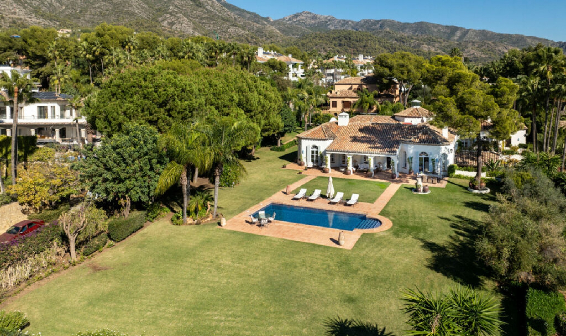 Resale - House -
The Golden Mile
