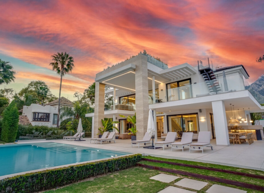 Resale - House -
The Golden Mile