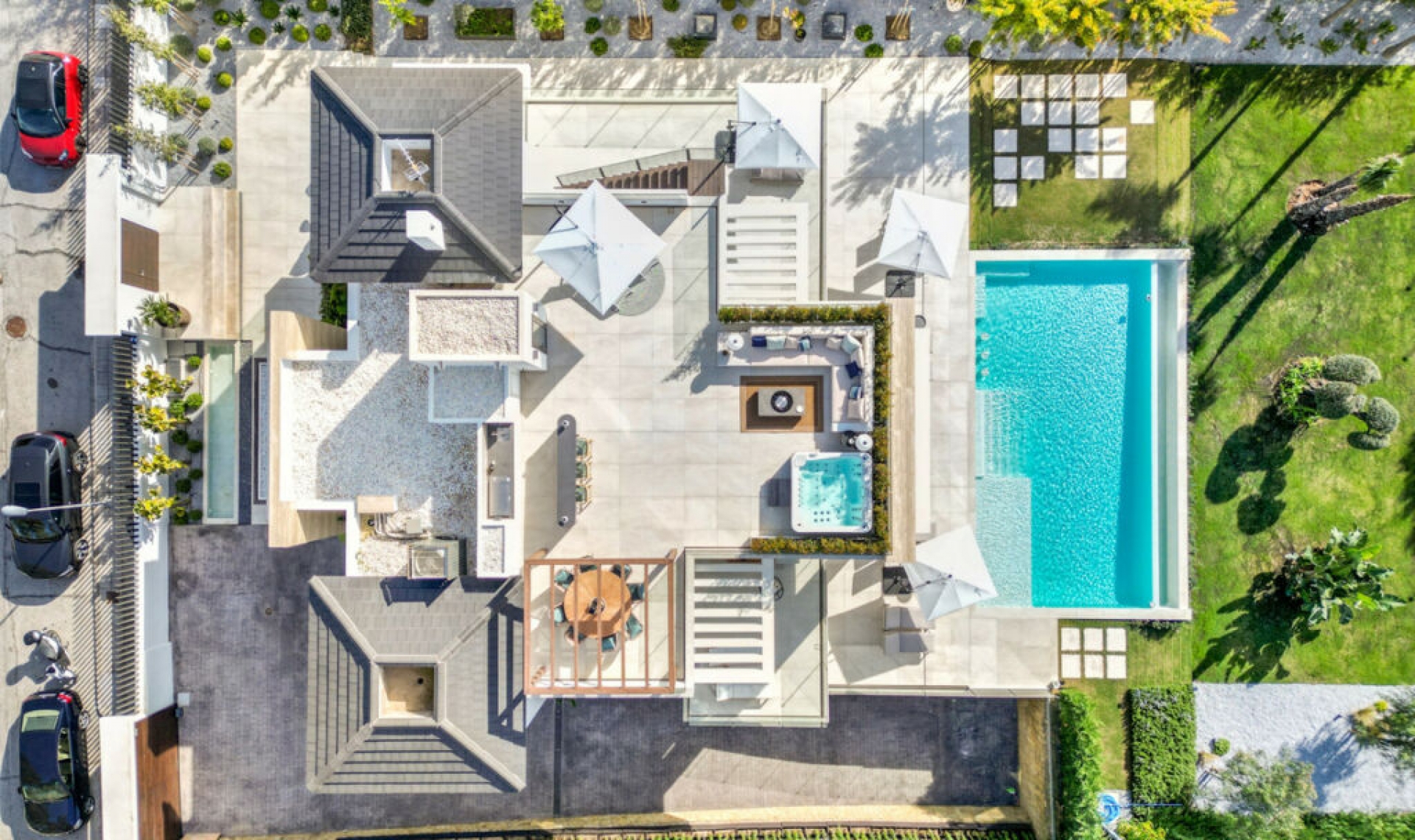 Resale - House -
The Golden Mile