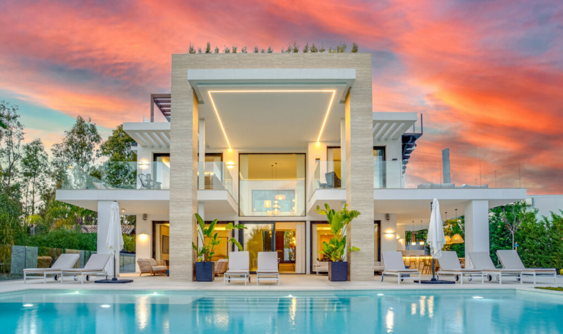 Resale - House -
The Golden Mile