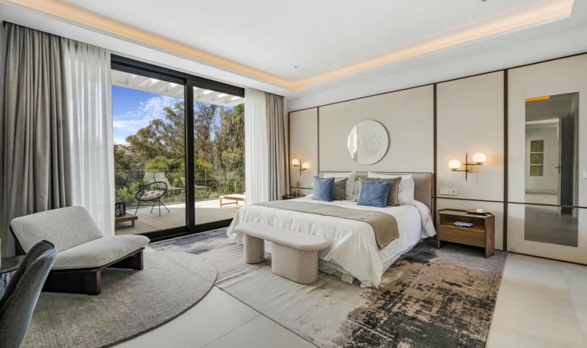 Resale - House -
The Golden Mile