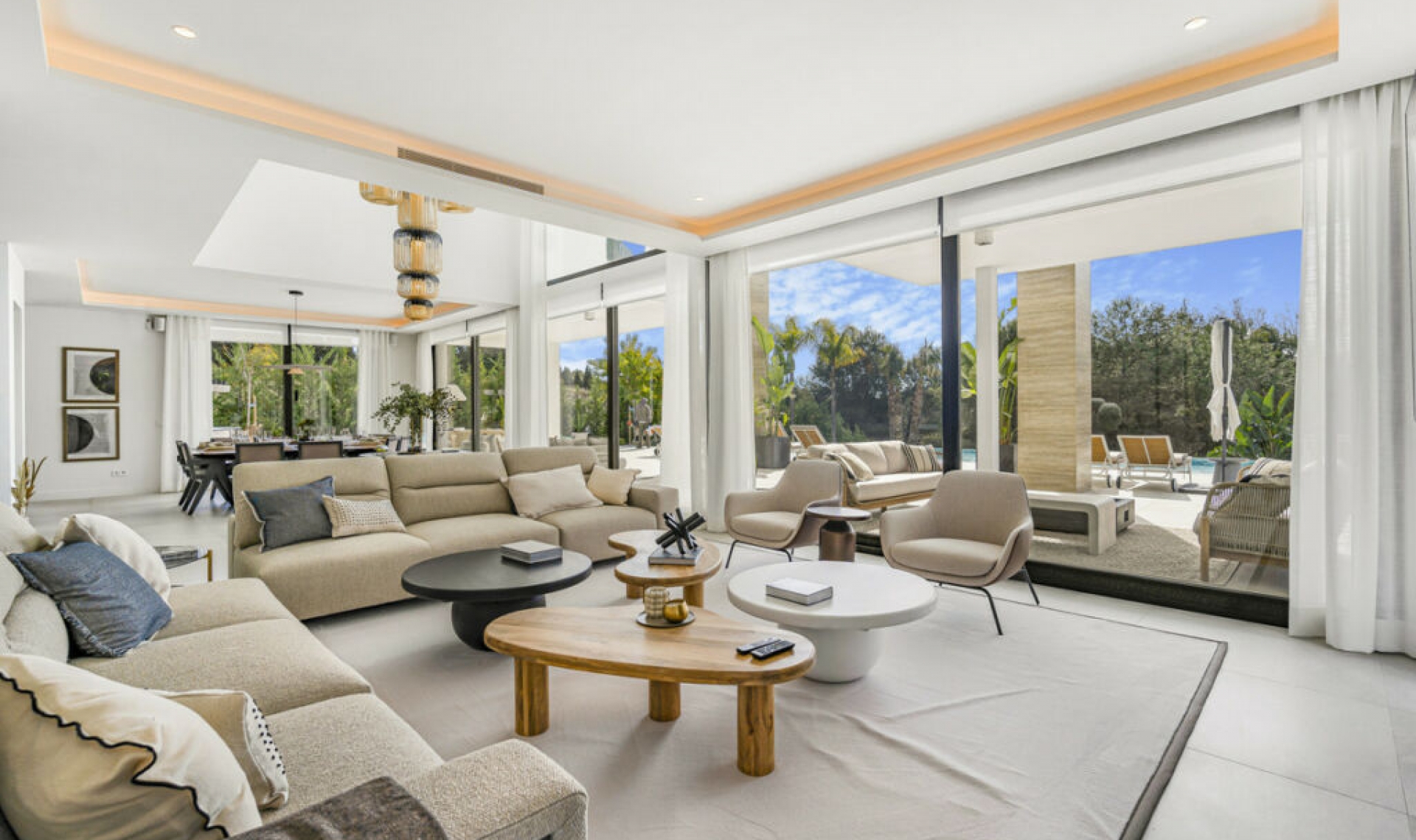 Resale - House -
The Golden Mile