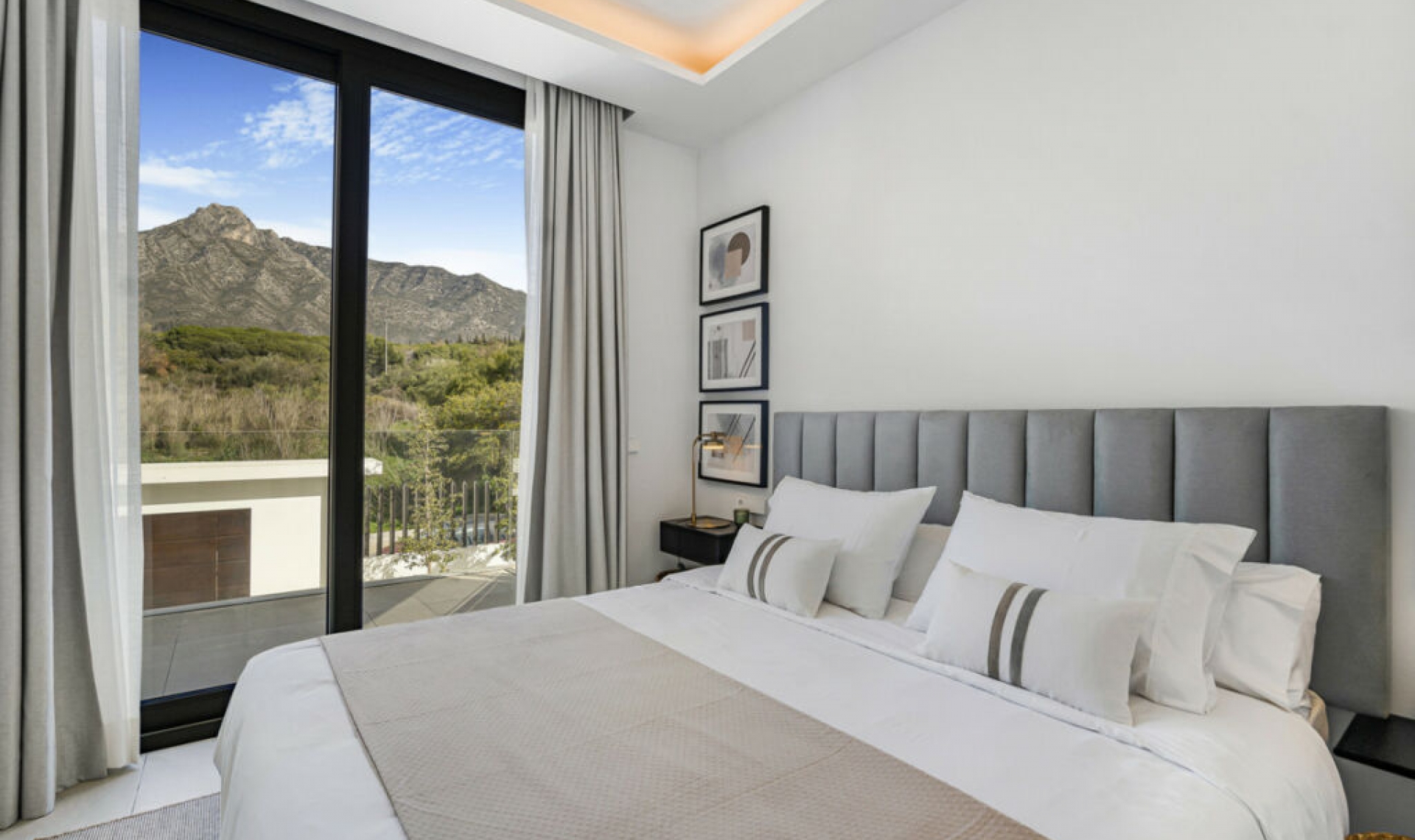 Resale - House -
The Golden Mile