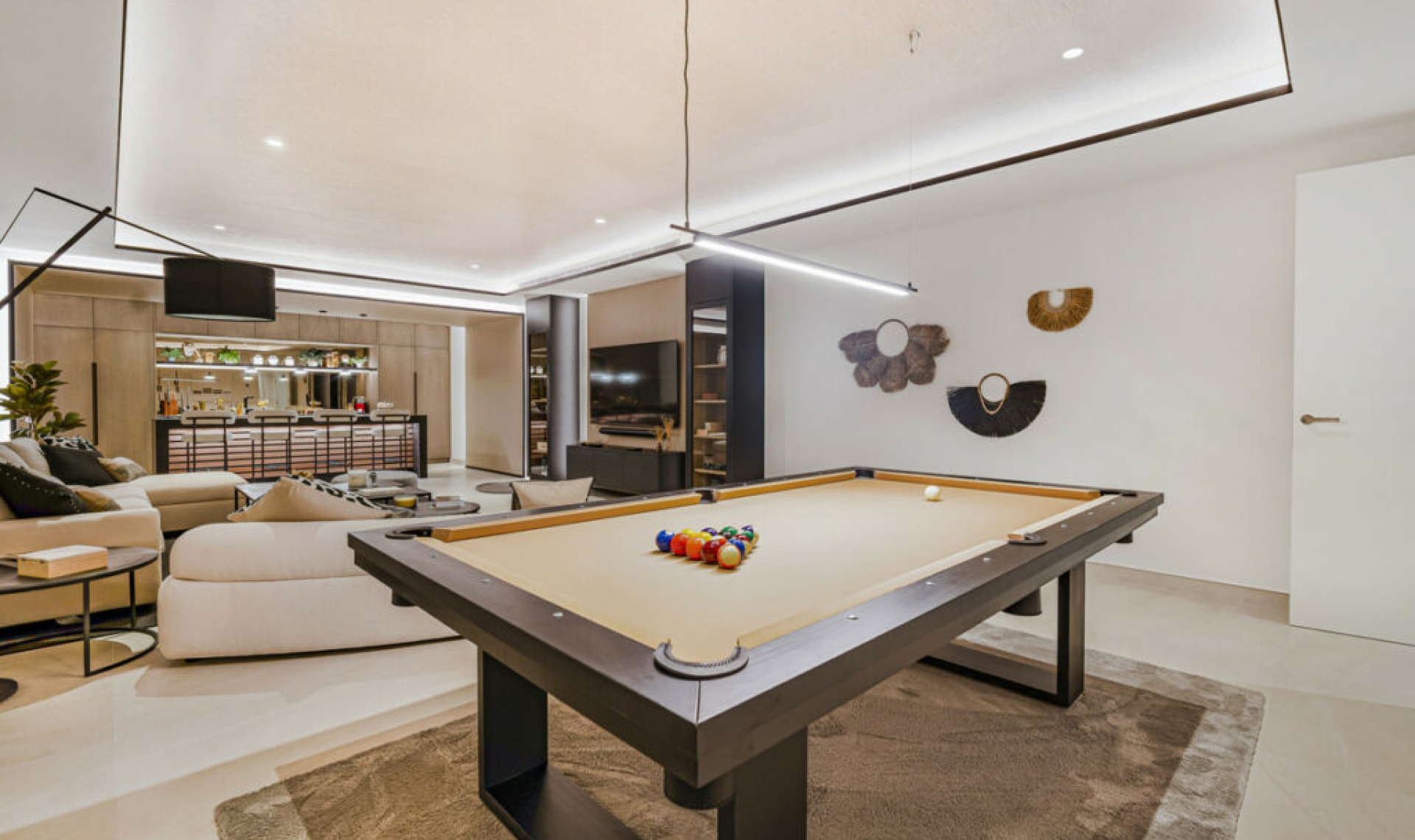 Resale - House -
The Golden Mile