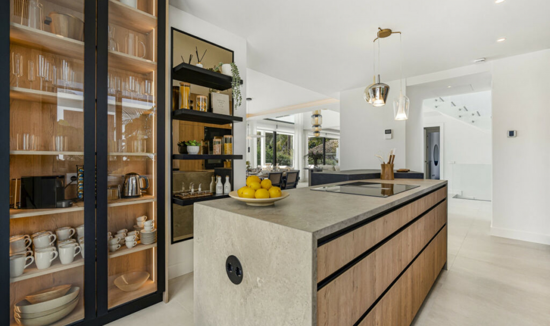 Resale - House -
The Golden Mile