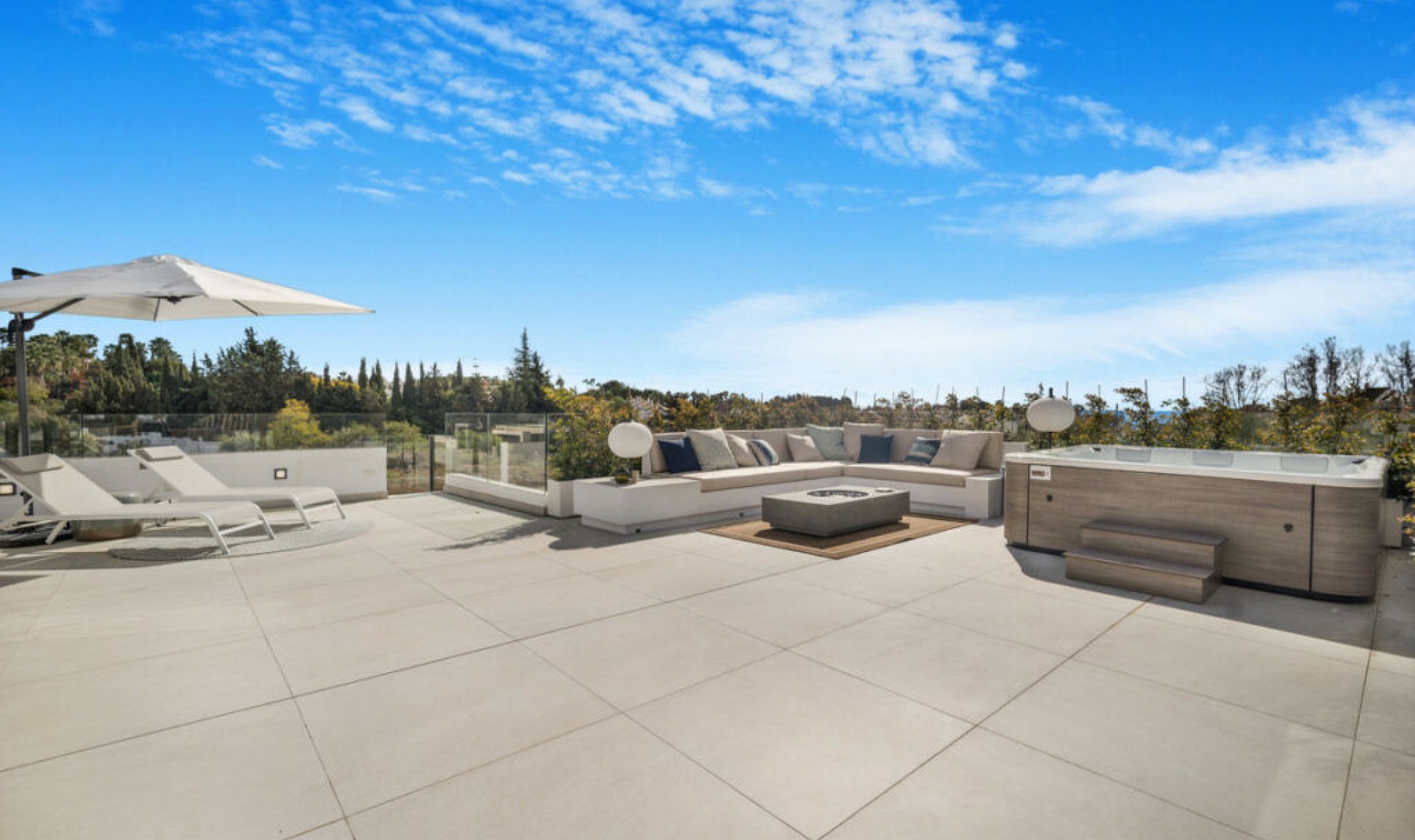 Resale - House -
The Golden Mile