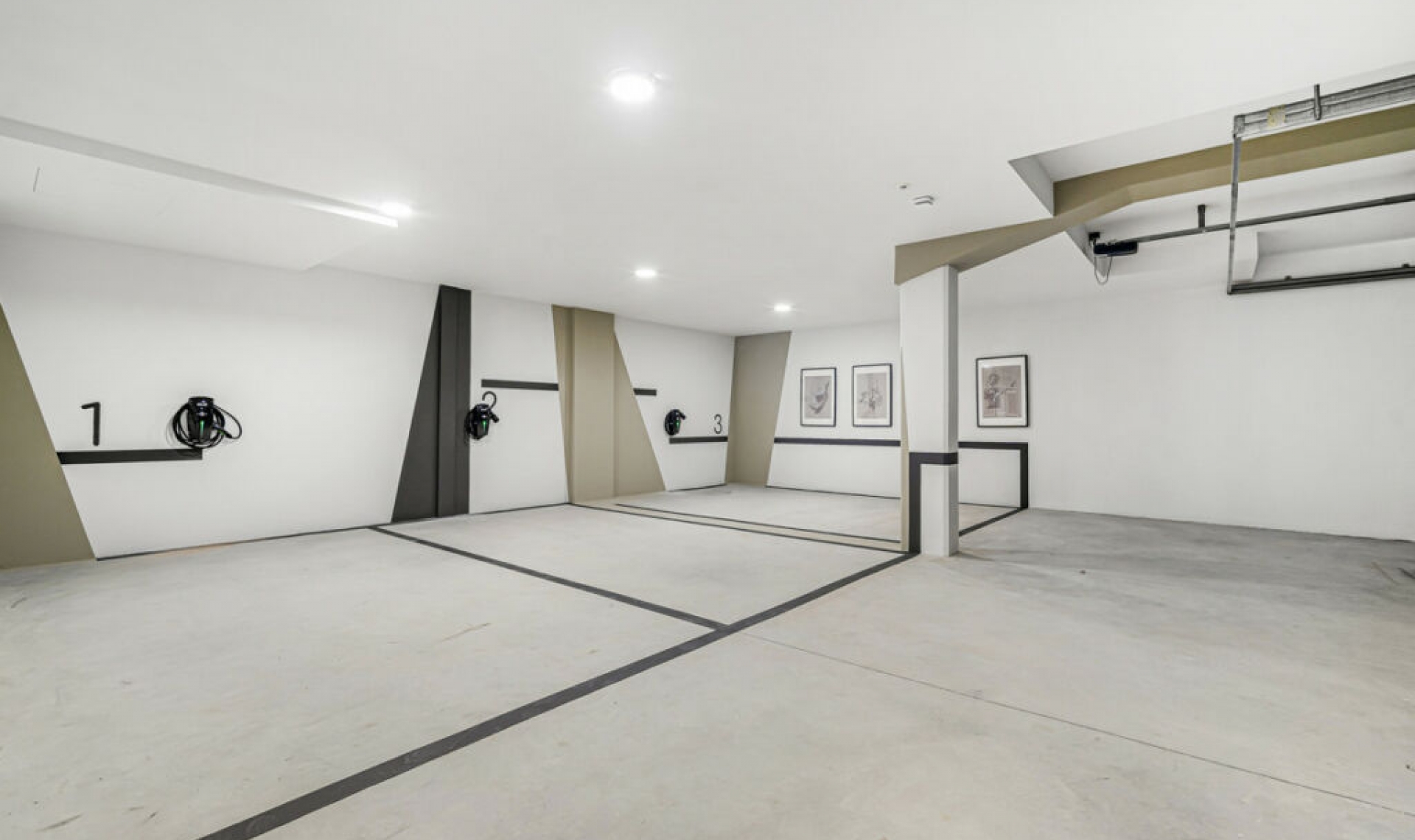 Resale - House -
The Golden Mile