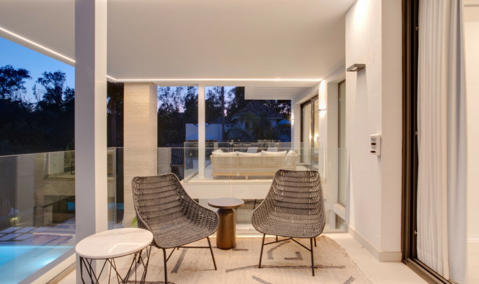 Resale - House -
The Golden Mile