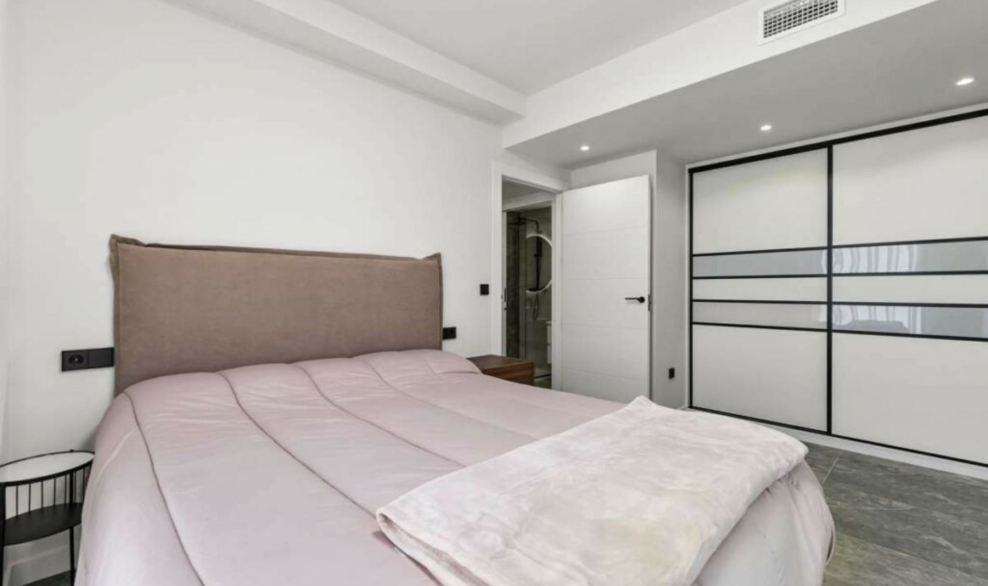 Resale - House -
Torre de la Horadada