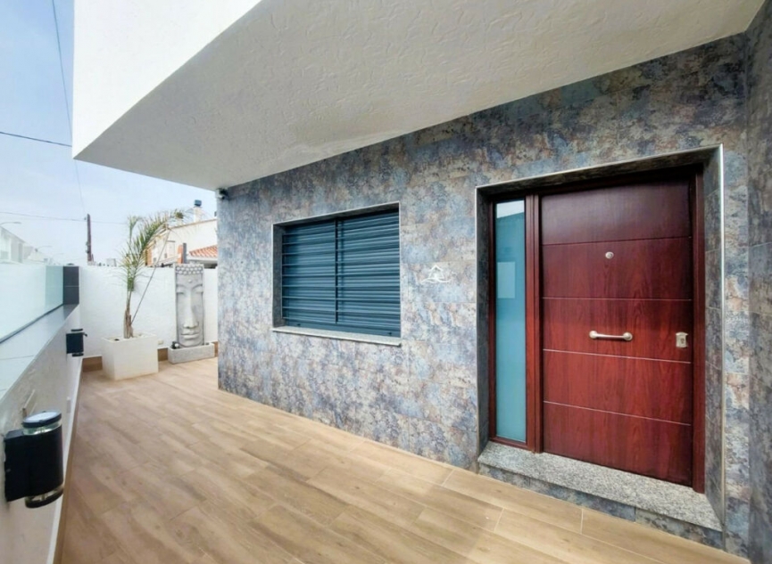 Resale - House -
Torre de la Horadada