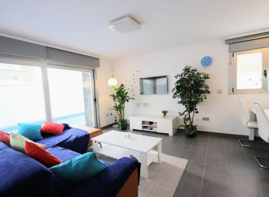 Resale - House -
Torre de la Horadada