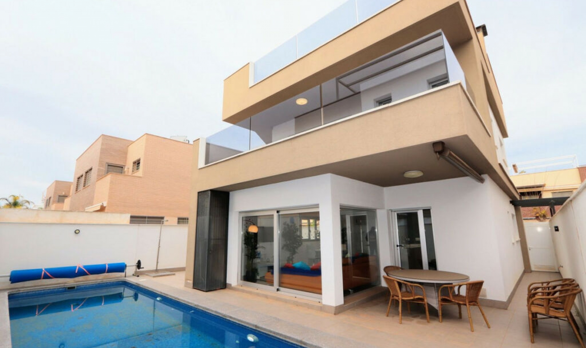 Resale - House -
Torre de la Horadada