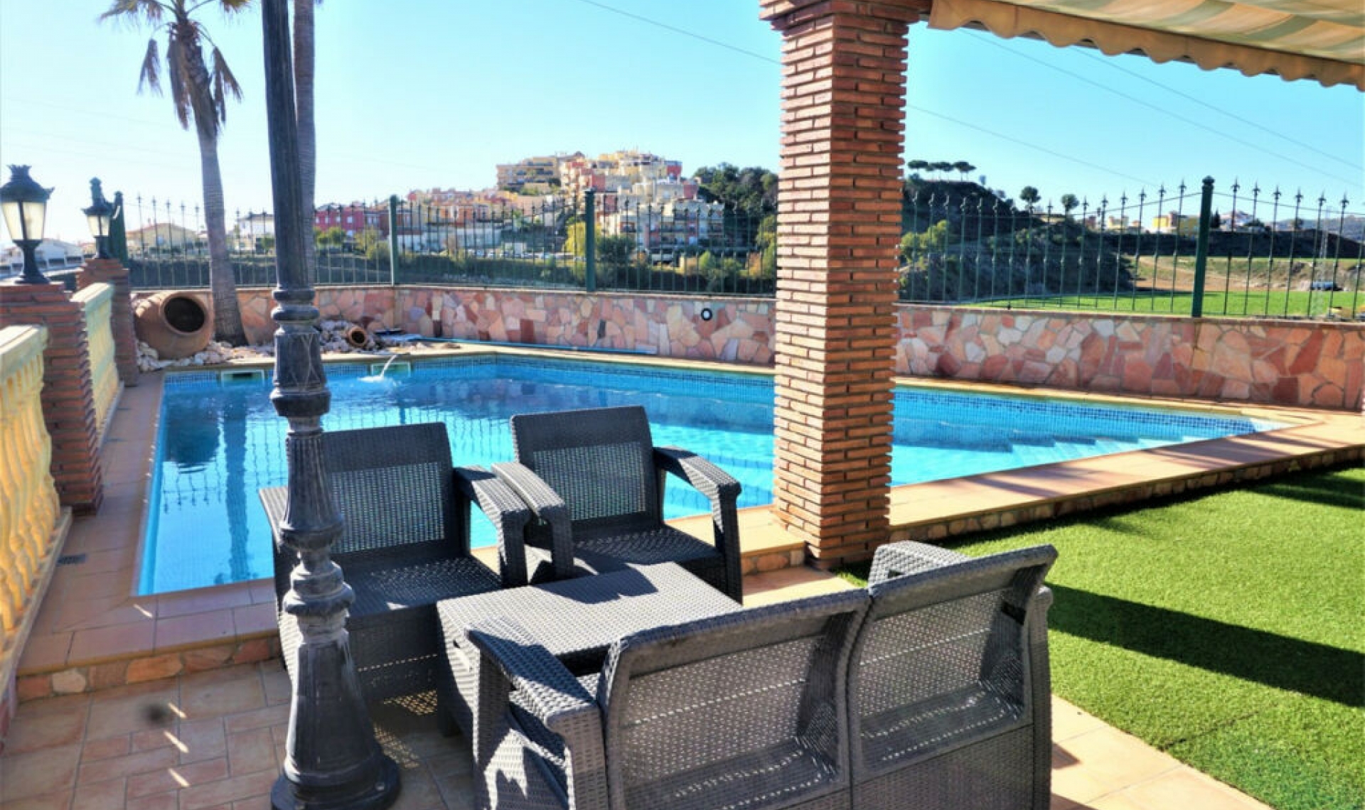 Resale - House -
Torre del Mar
