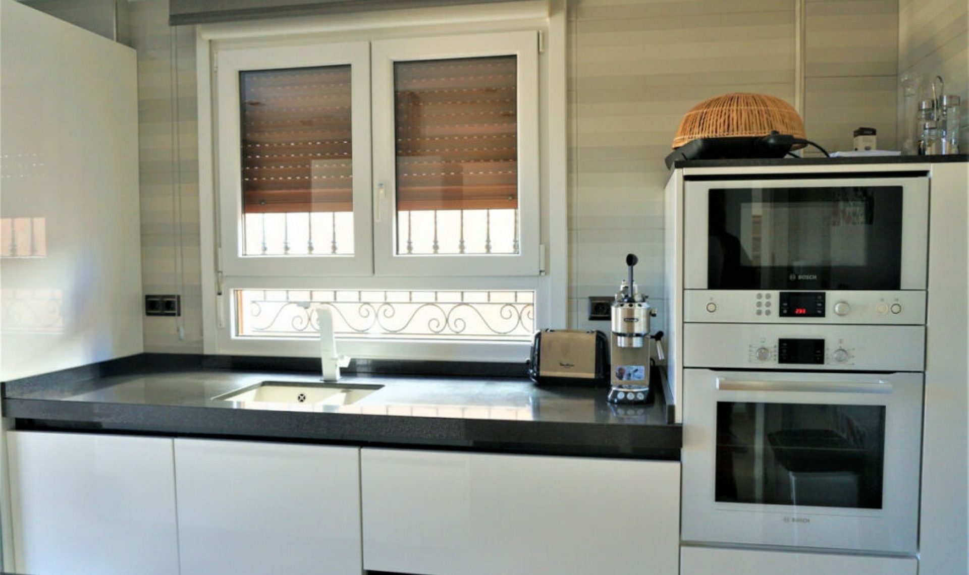Resale - House -
Torre del Mar