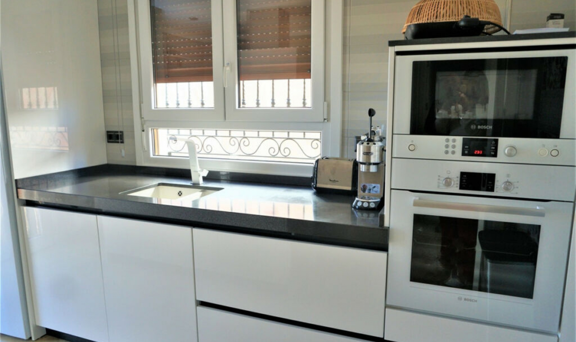 Resale - House -
Torre del Mar