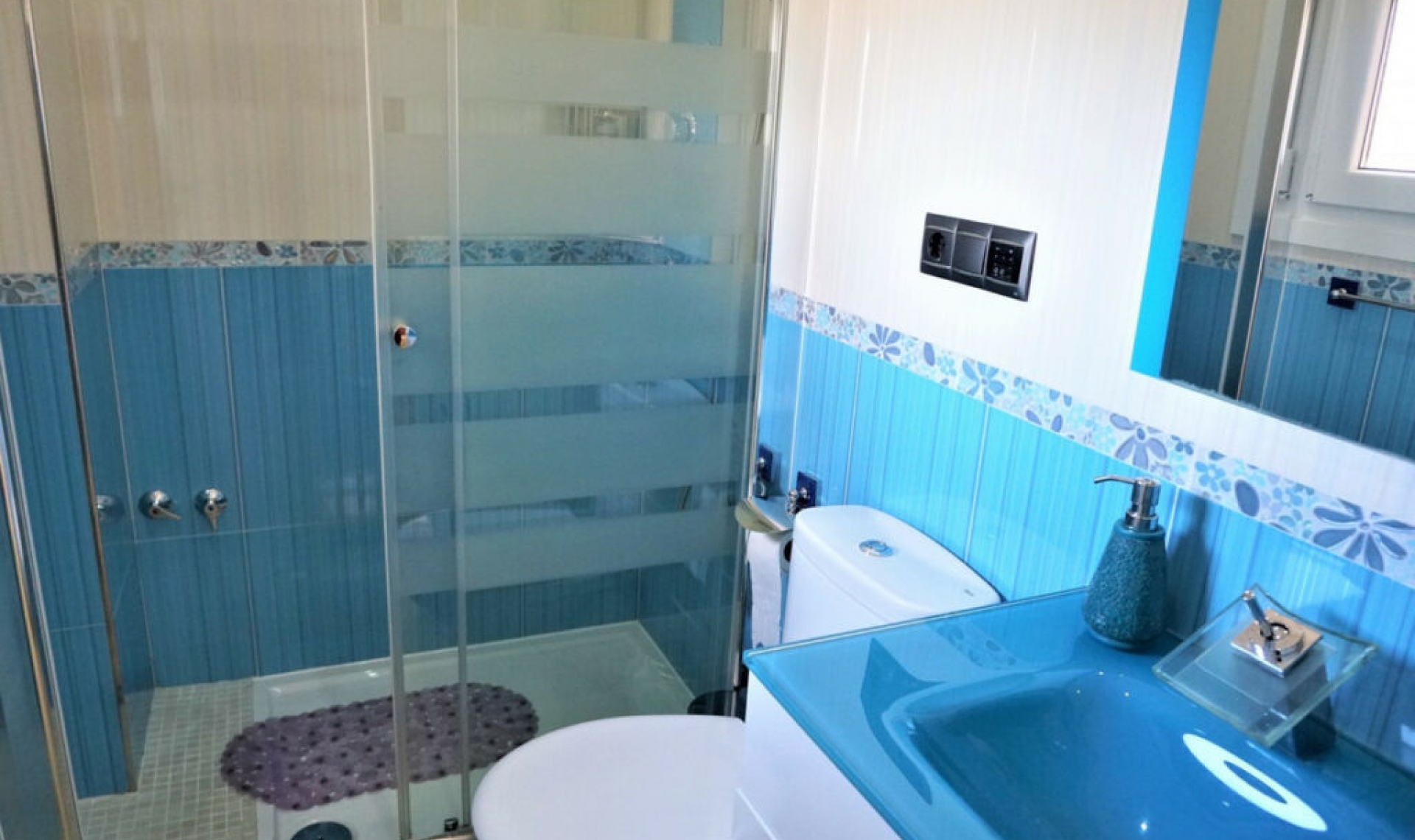 Resale - House -
Torre del Mar