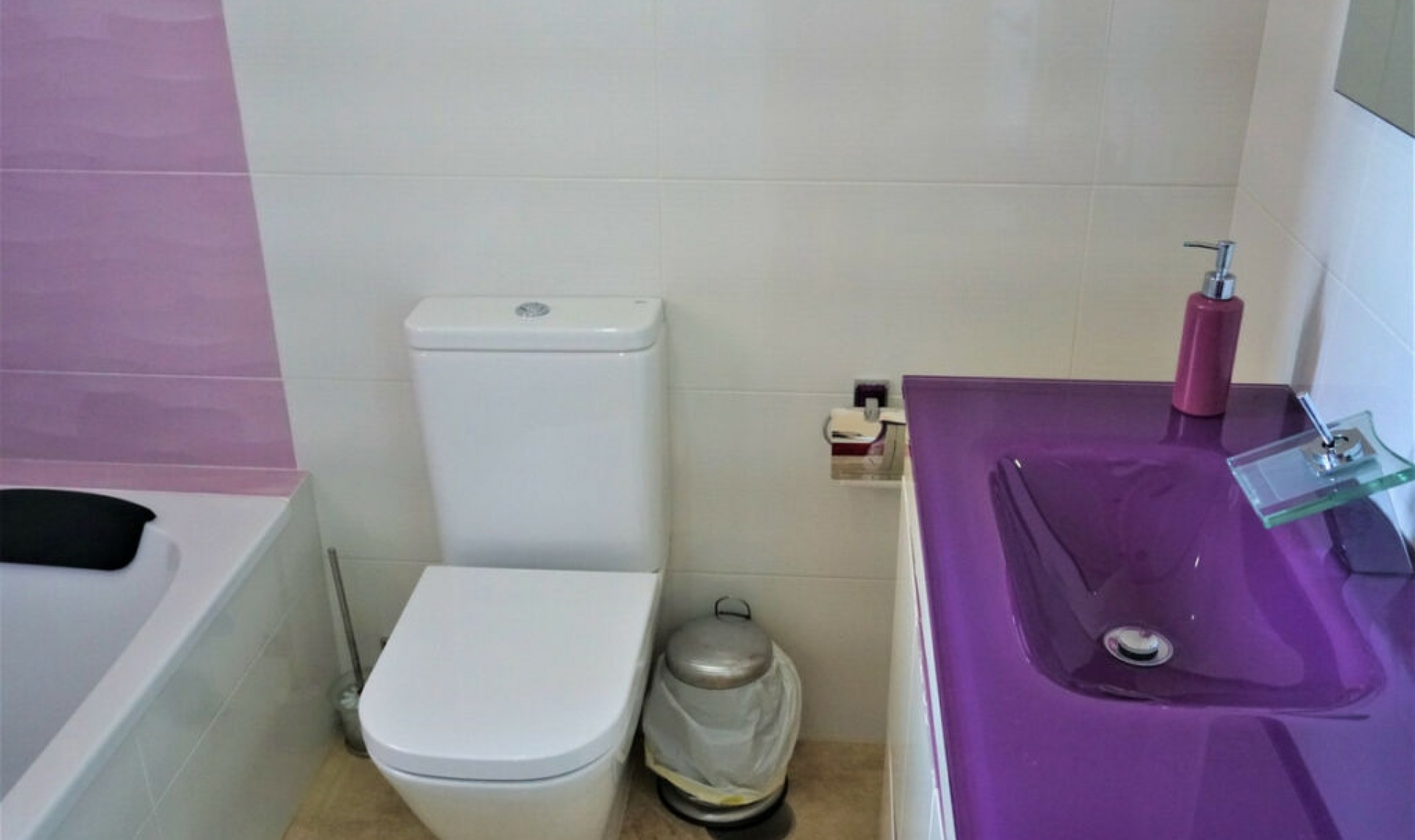 Resale - House -
Torre del Mar